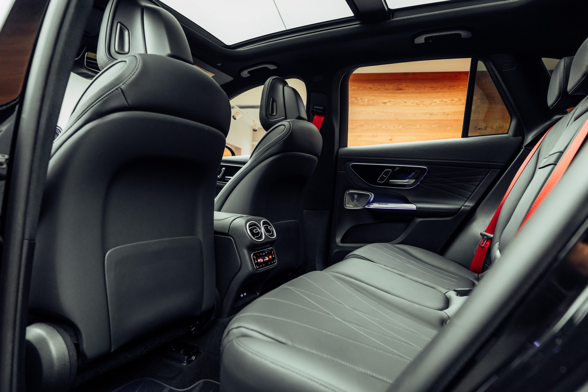 MERCEDES-BENZ GLC 43 AMG Executive Edition 4Matic 9G-Tronic-image-9