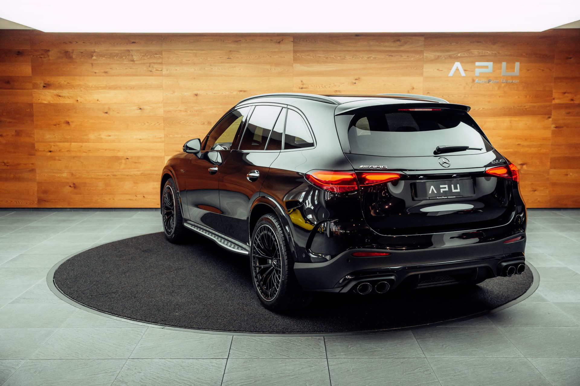 MERCEDES-BENZ GLC 43 AMG Executive Edition 4Matic 9G-Tronic-image-2