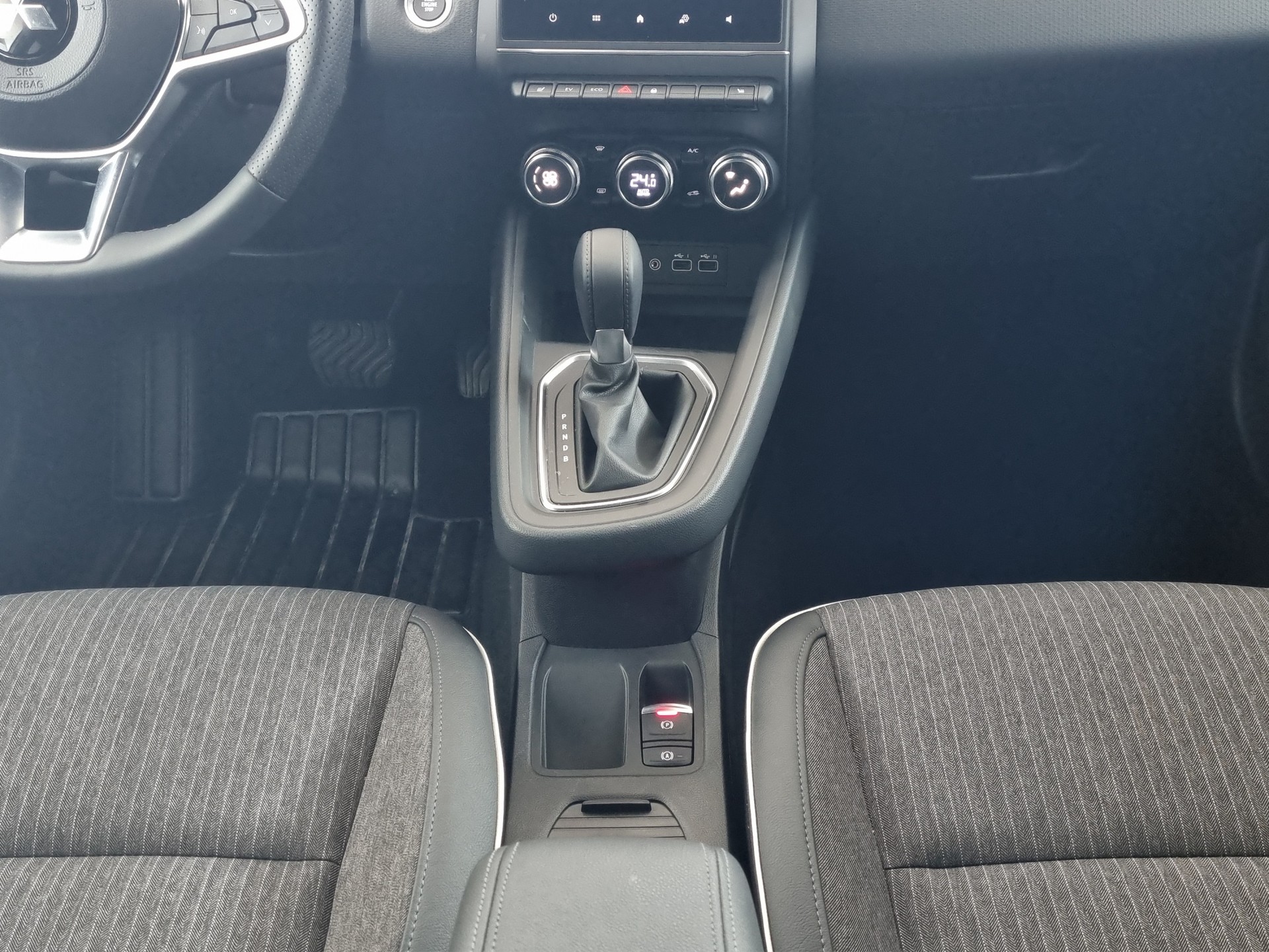 MITSUBISHI Colt 1.6 HEV Intense-image-9