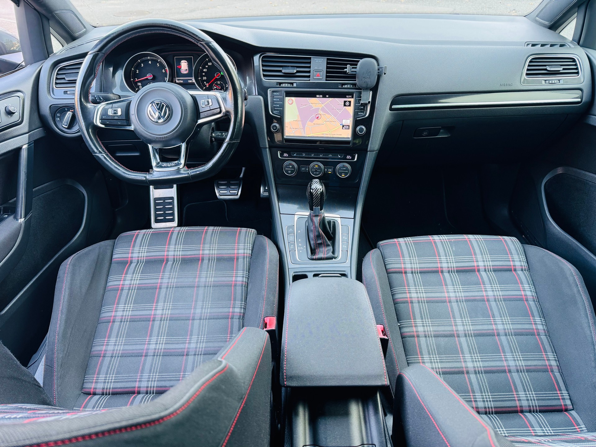 VW Golf 2.0 TSI GTI Performance DSG-image-2