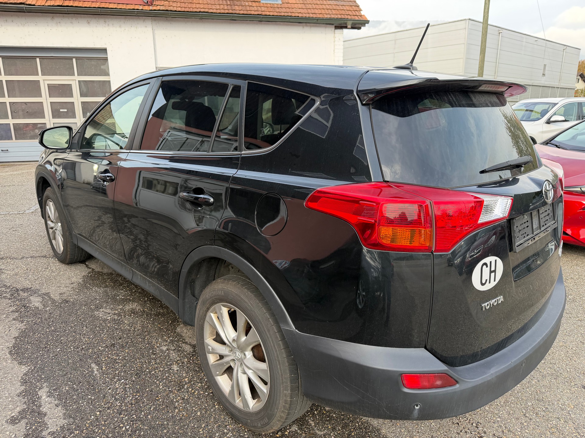 TOYOTA RAV-4 2.2D-CAT Sol Premium AT-image-3