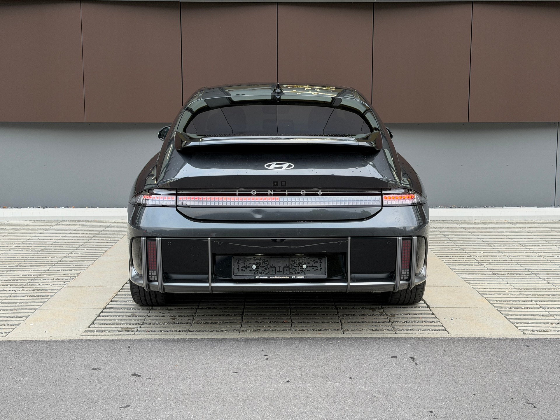 HYUNDAI Ioniq 6 77kWh Launch Edition 4WD *Hagelschaden* *Allrad*-image-5