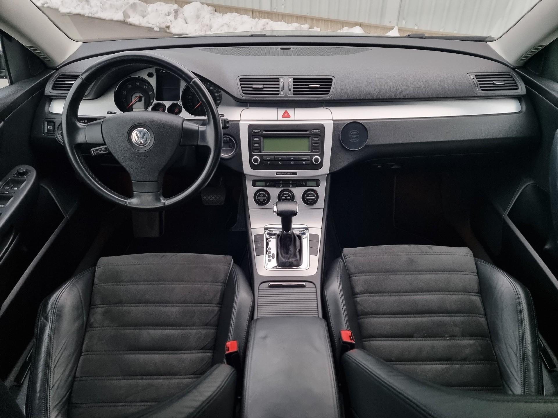 VW Passat 2.0 FSI Highline-image-11
