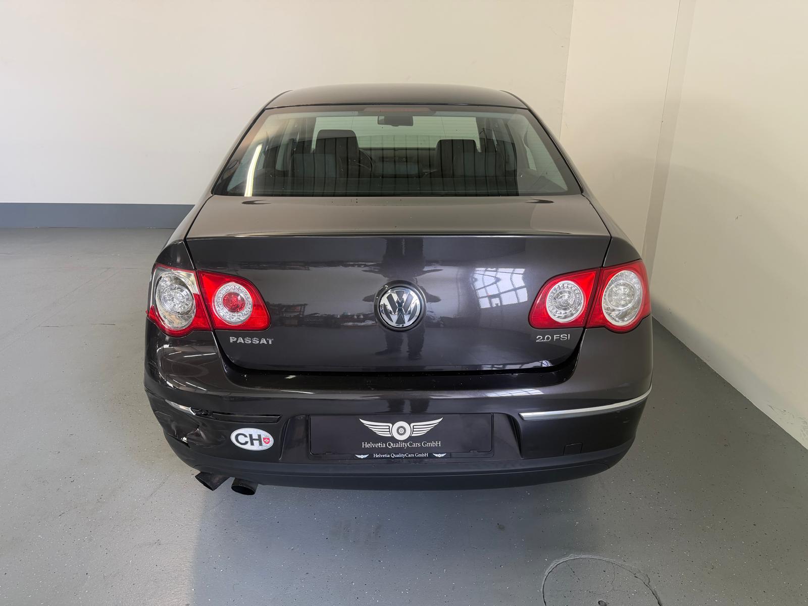 VW Passat 2.0 FSI Highline-image-13