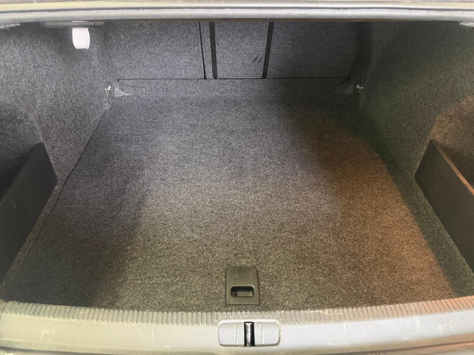 VW Passat 2.0 FSI Highline-image-15