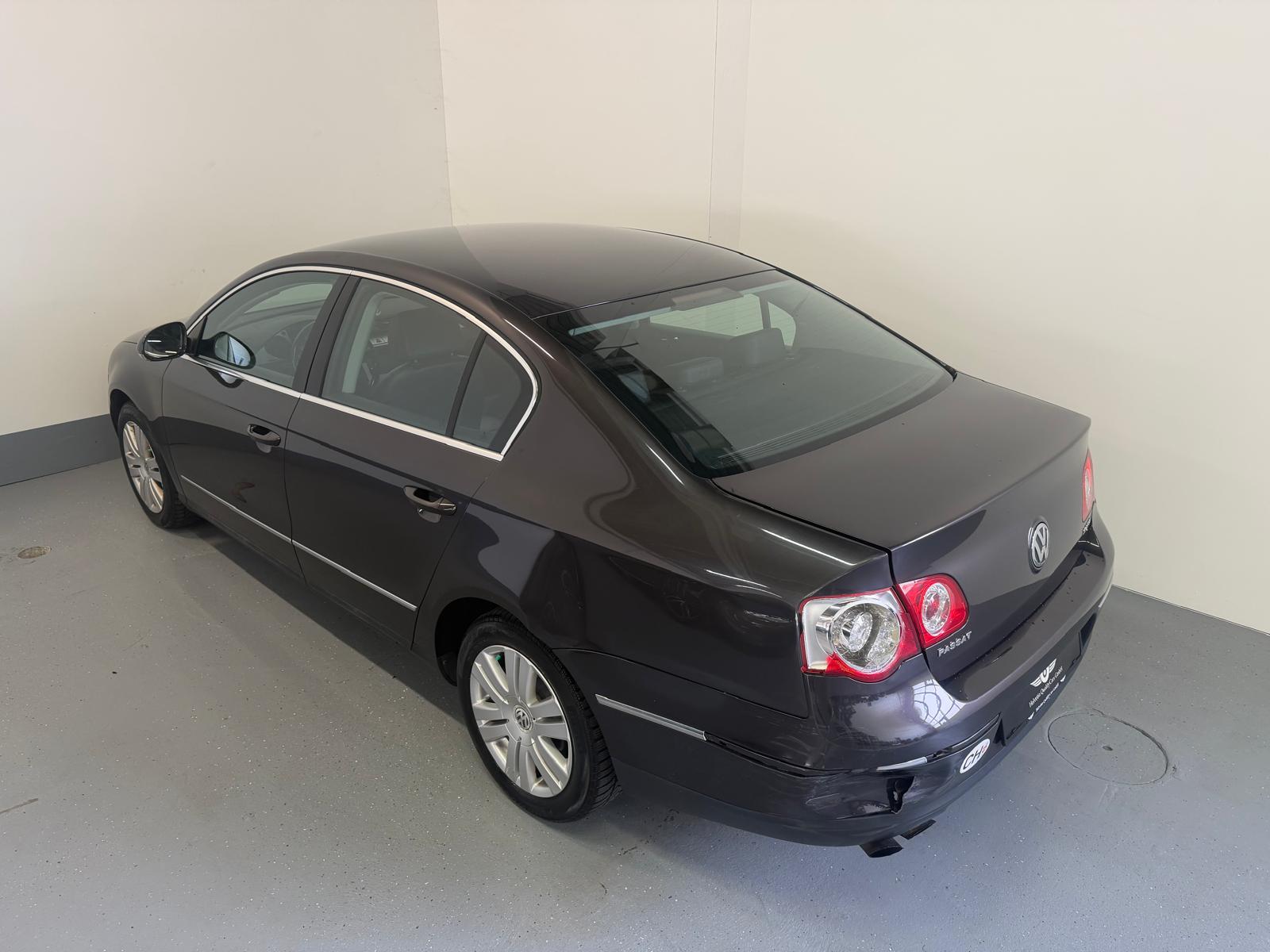 VW Passat 2.0 FSI Highline-image-8