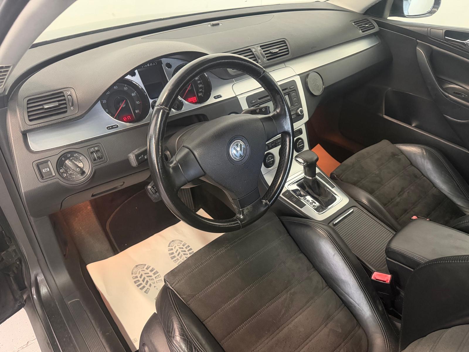 VW Passat 2.0 FSI Highline-image-17