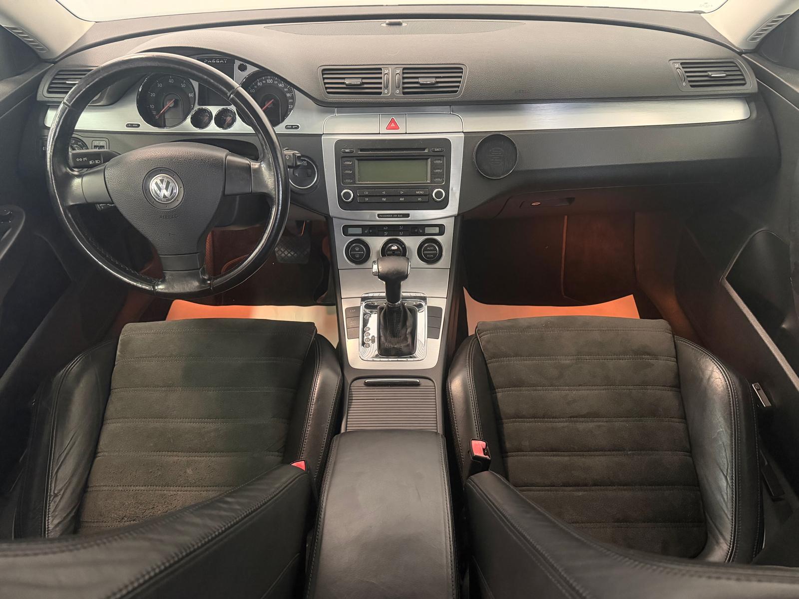 VW Passat 2.0 FSI Highline-image-16