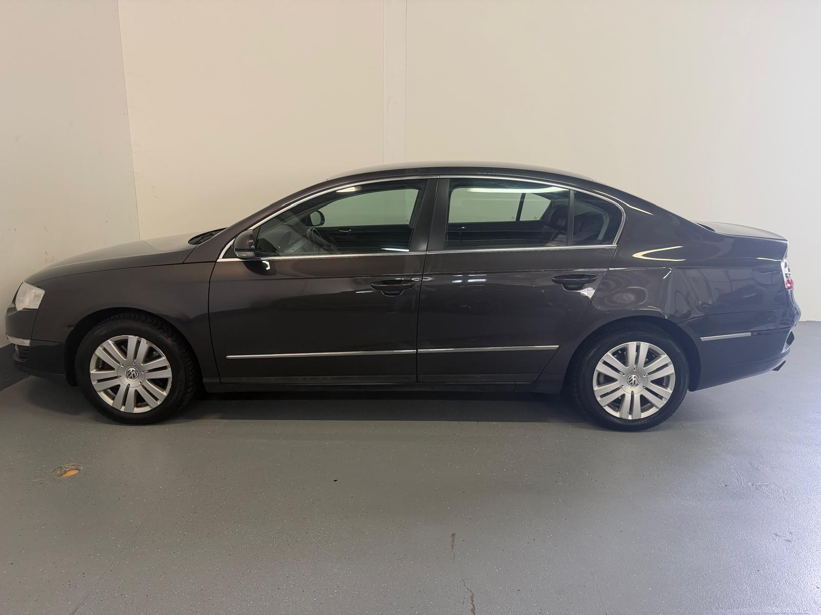 VW Passat 2.0 FSI Highline-image-7
