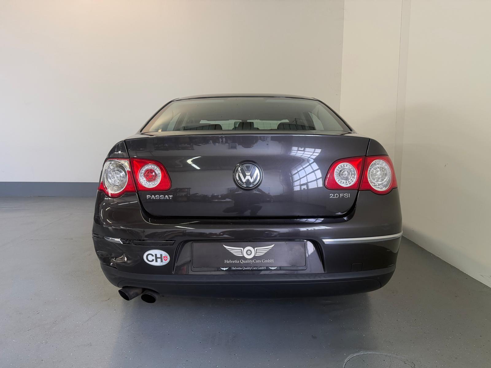 VW Passat 2.0 FSI Highline-image-14