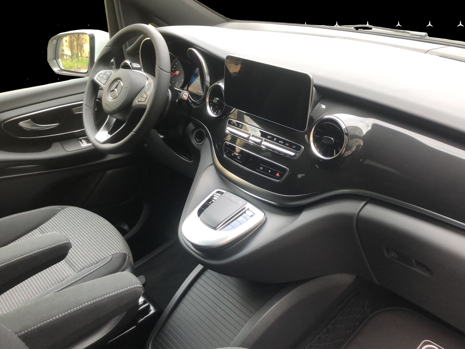 MERCEDES-BENZ EQV 300 lang-image-11