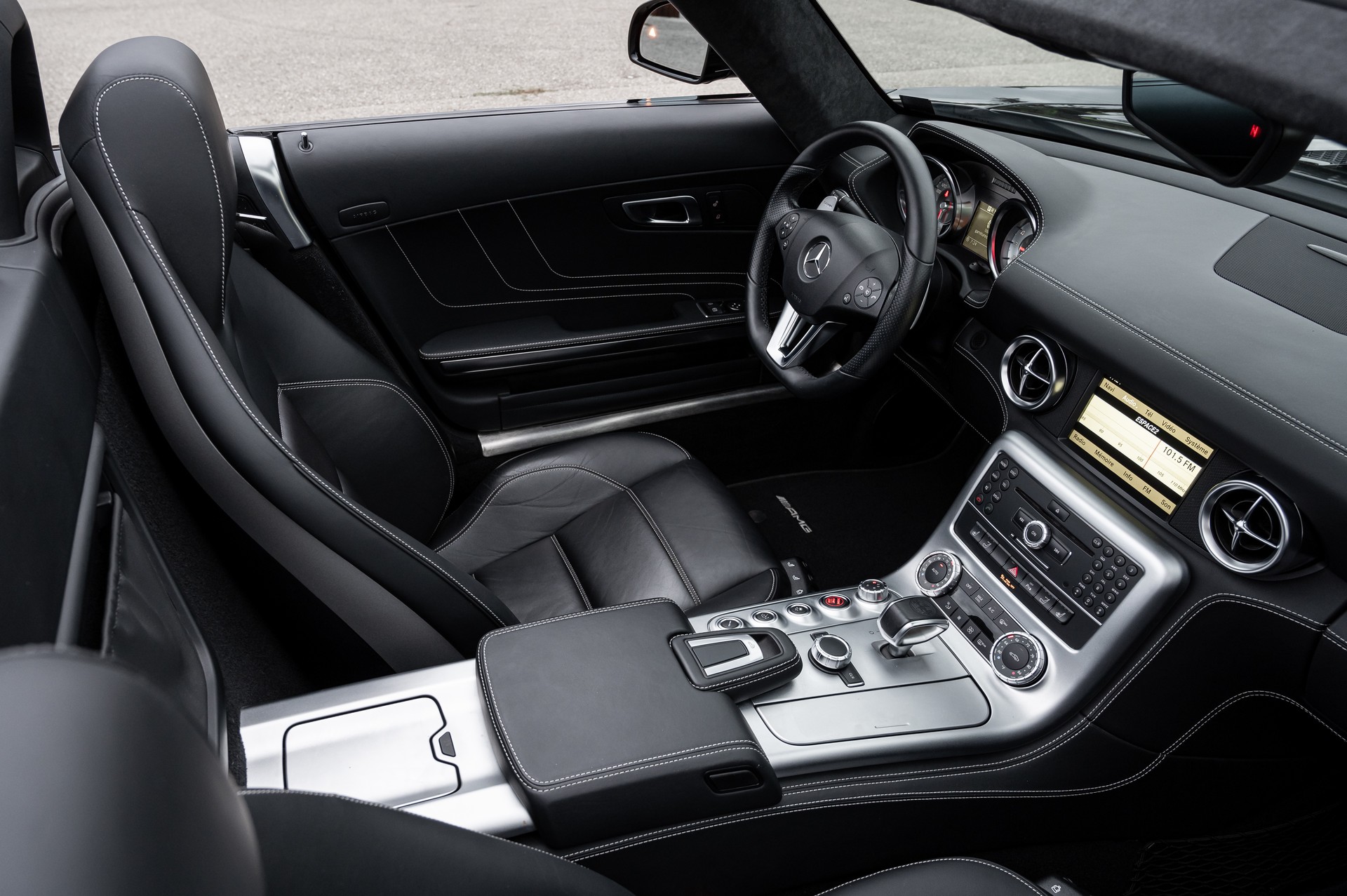 MERCEDES-BENZ SLS 63 AMG Speedshift-image-20