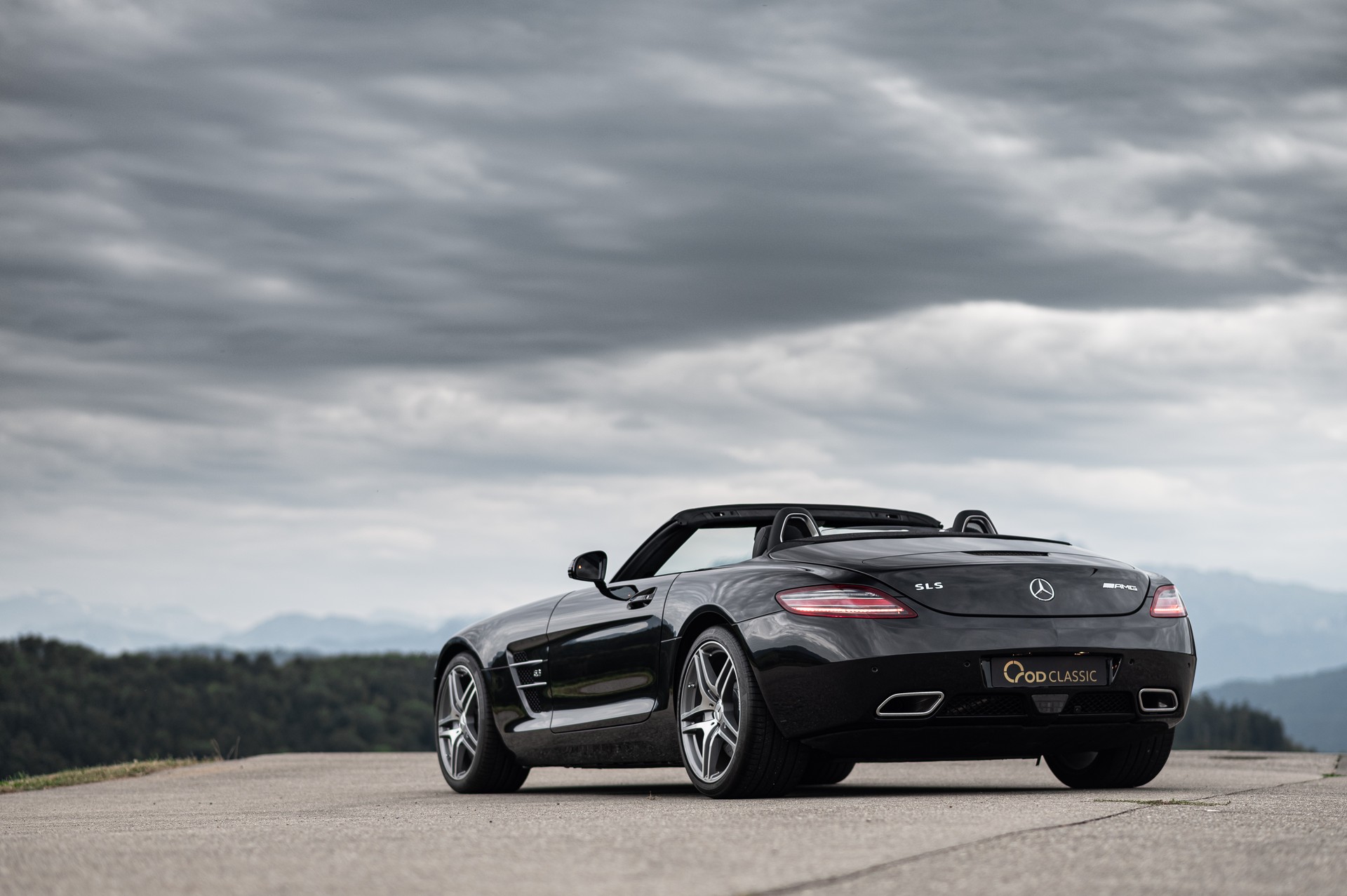 MERCEDES-BENZ SLS 63 AMG Speedshift-image-8