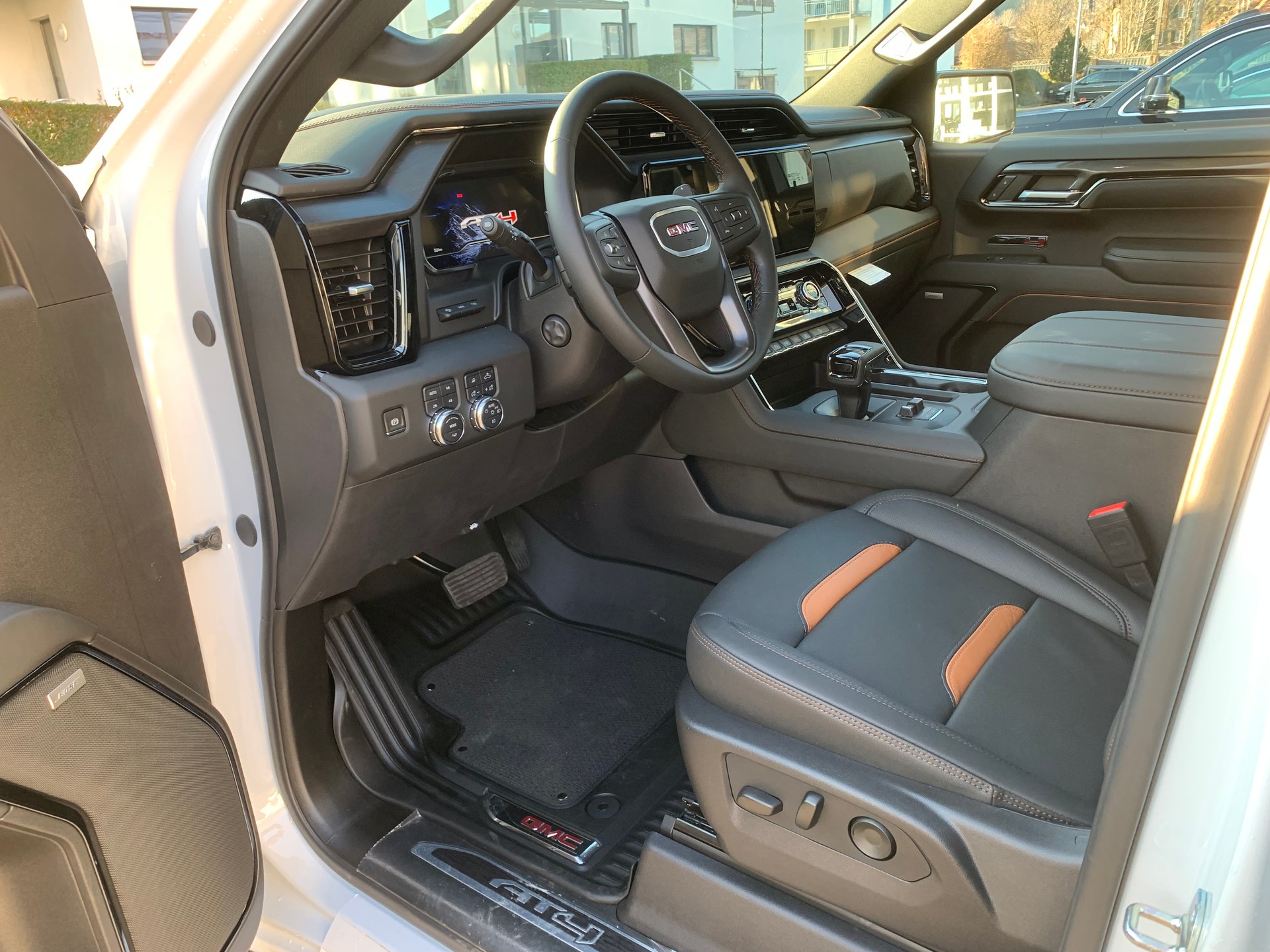 GMC Sierra 1500 AT4 Crew Cab 6.2l V8 MY25-image-7