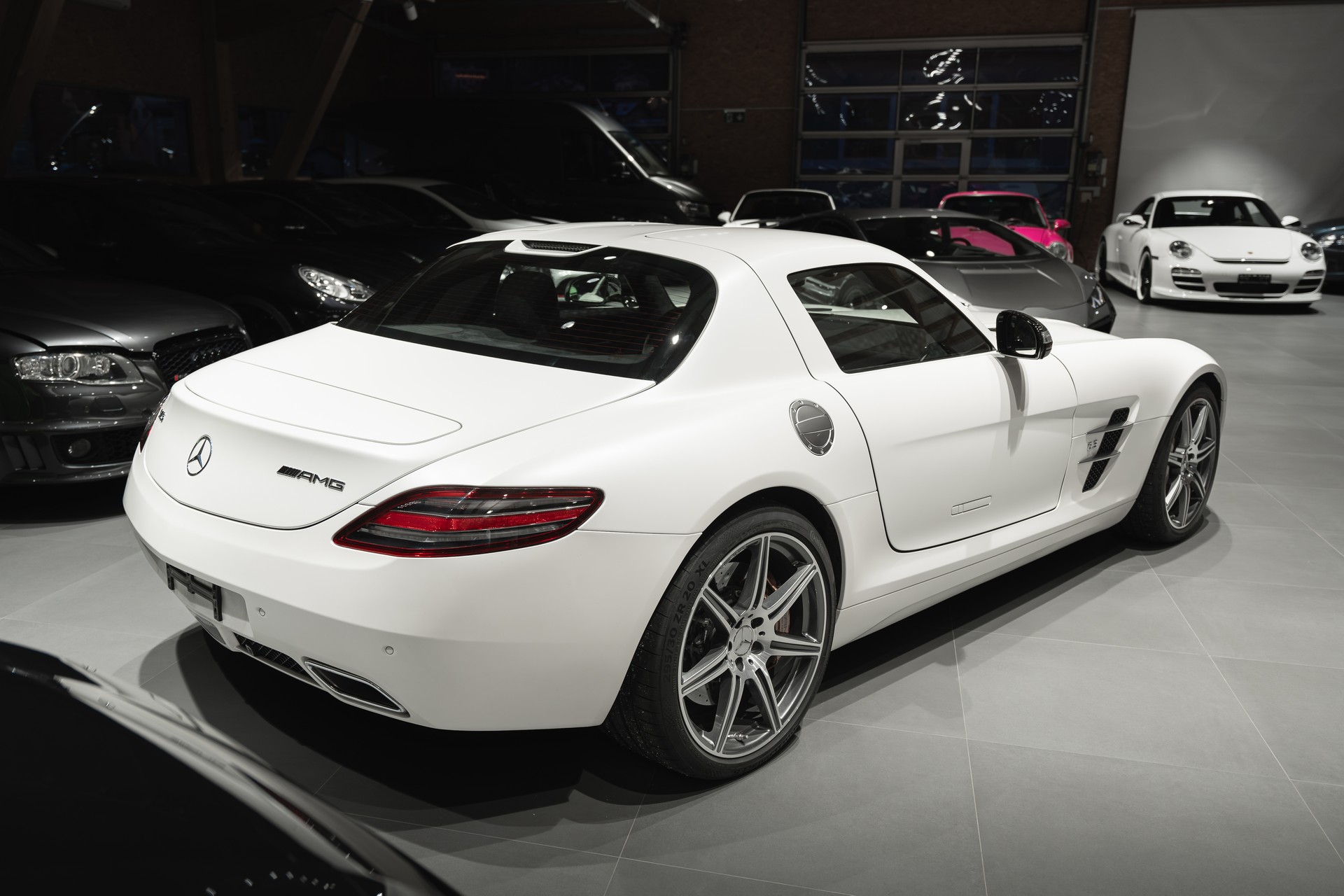 MERCEDES-BENZ SLS 63 AMG Blanc nacré mat *official car showcar Geneva 2011* Full Option-image-8