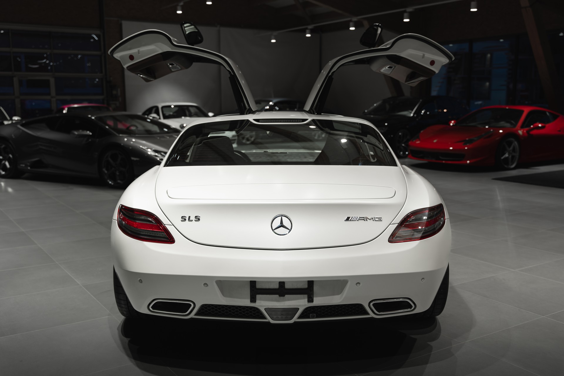 MERCEDES-BENZ SLS 63 AMG Blanc nacré mat *official car showcar Geneva 2011* Full Option-image-6