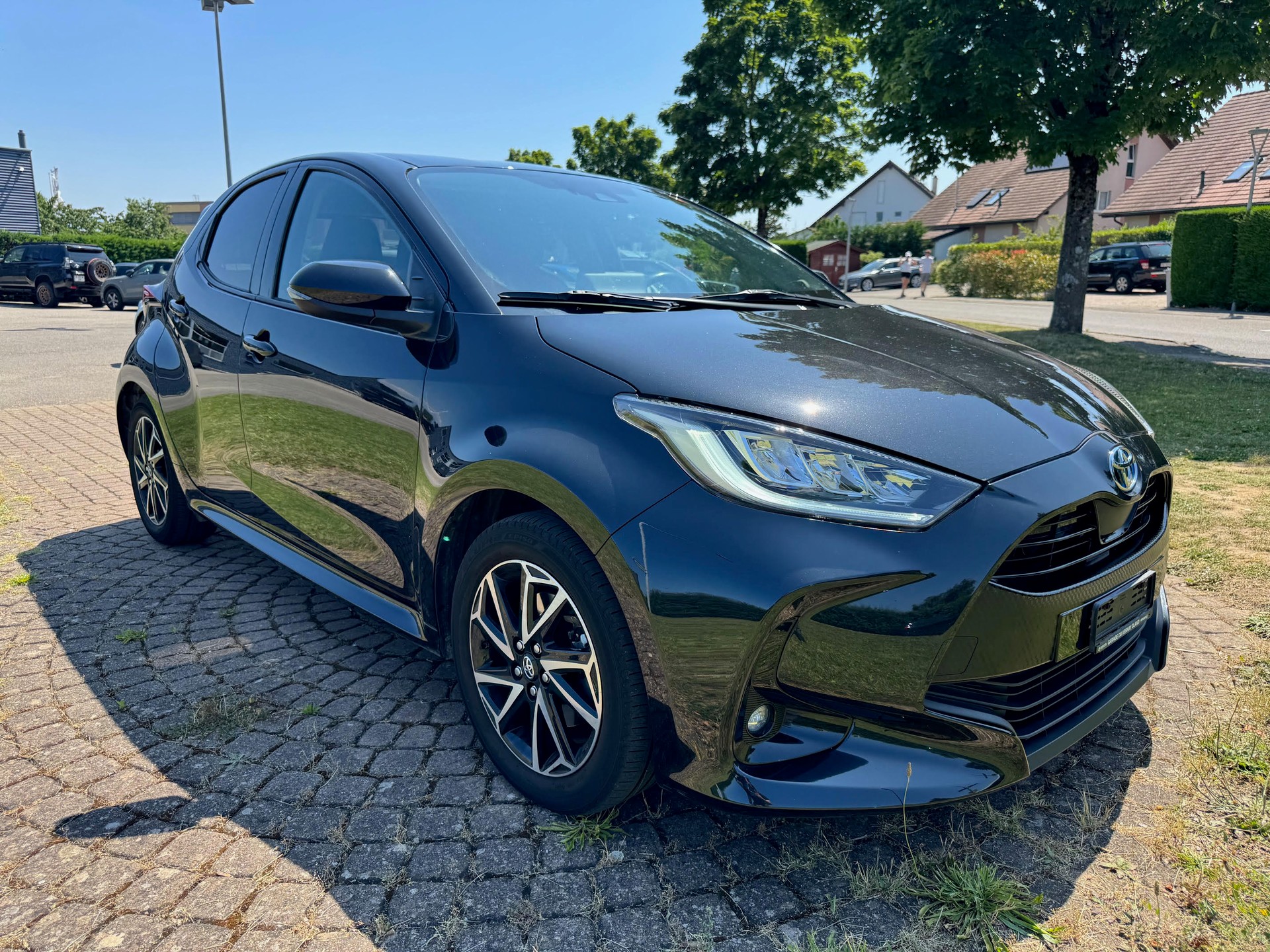 TOYOTA Yaris 1.5 Trend e-CVT-image-1