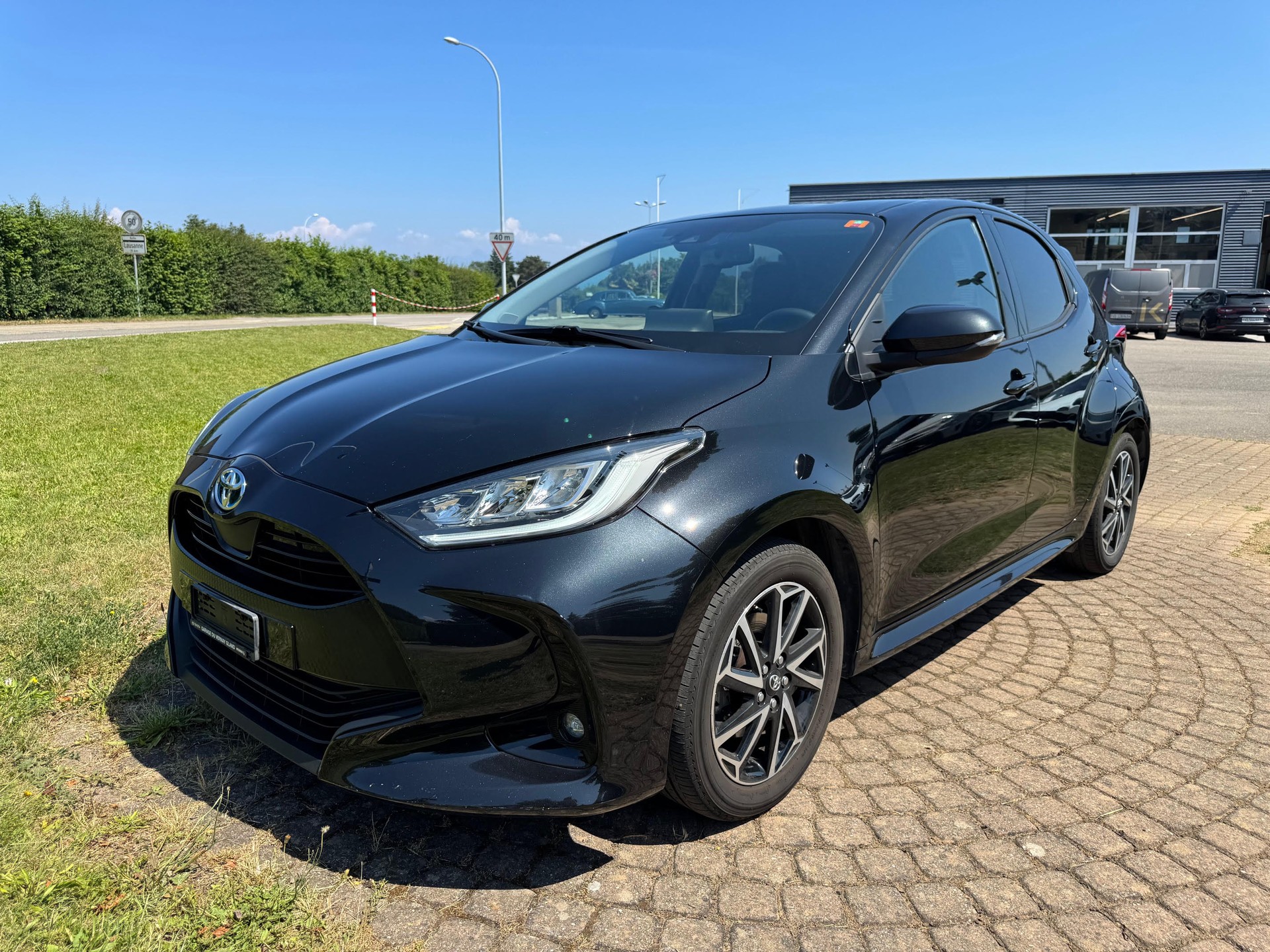 TOYOTA Yaris 1.5 Trend e-CVT-image-0