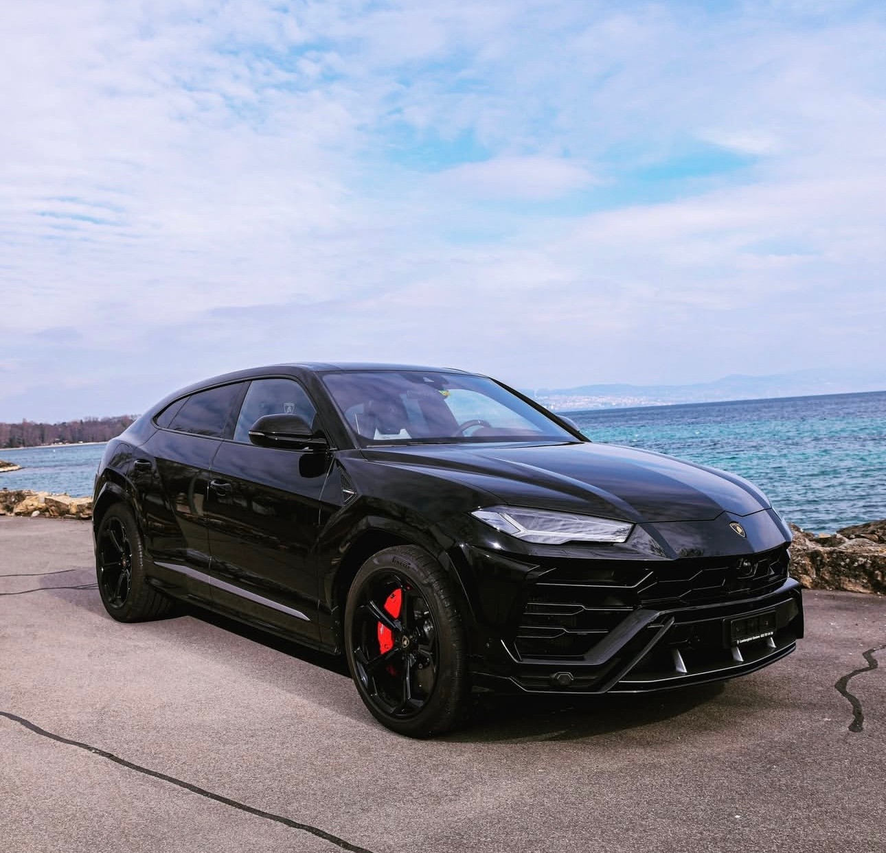 LAMBORGHINI URUS-image-0