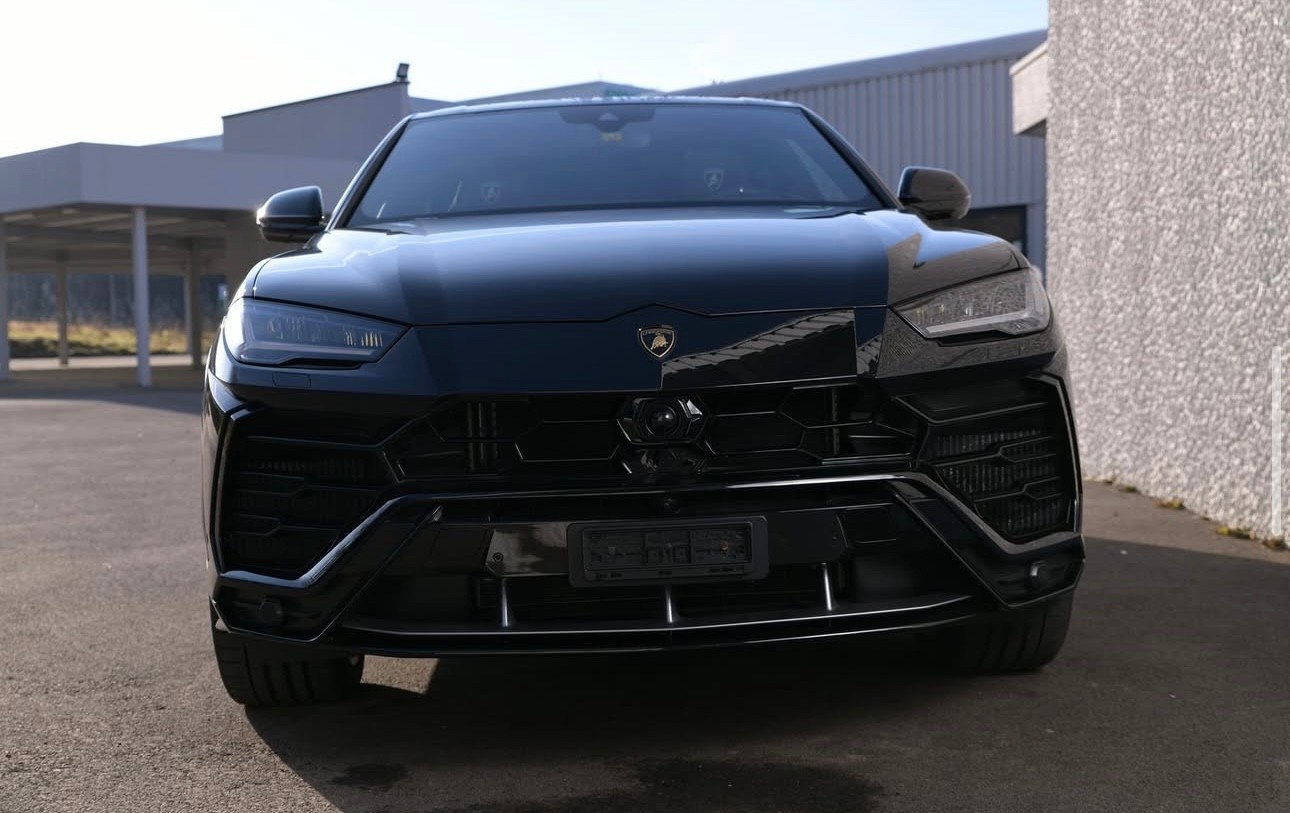 LAMBORGHINI URUS-image-1