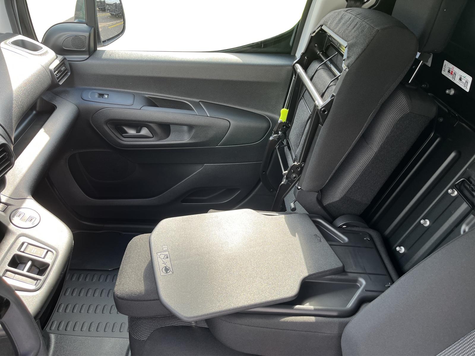 TOYOTA PROACE CITY Van L2 52KWh Active-image-10