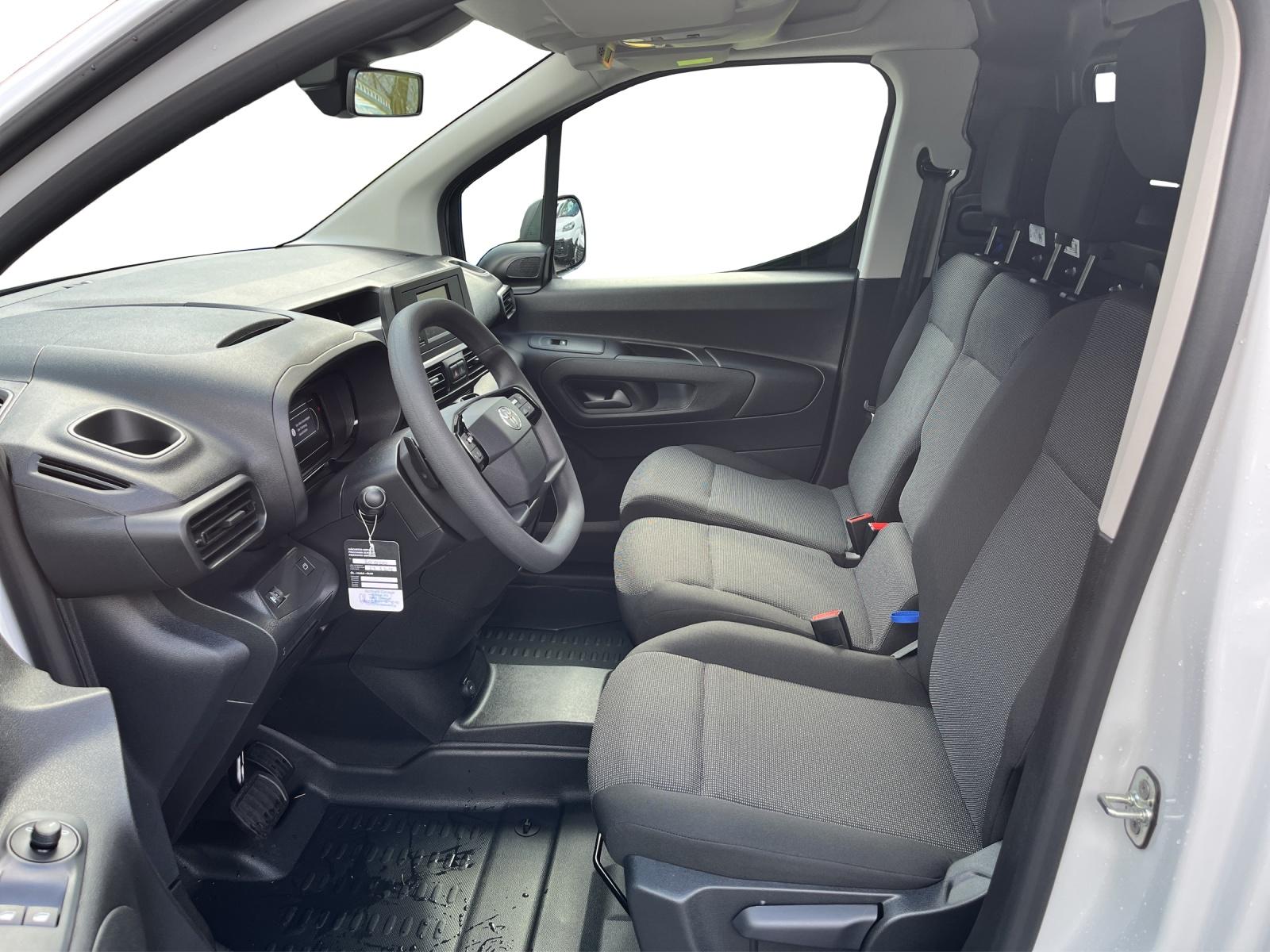 TOYOTA PROACE CITY Van L2 52KWh Active-image-5