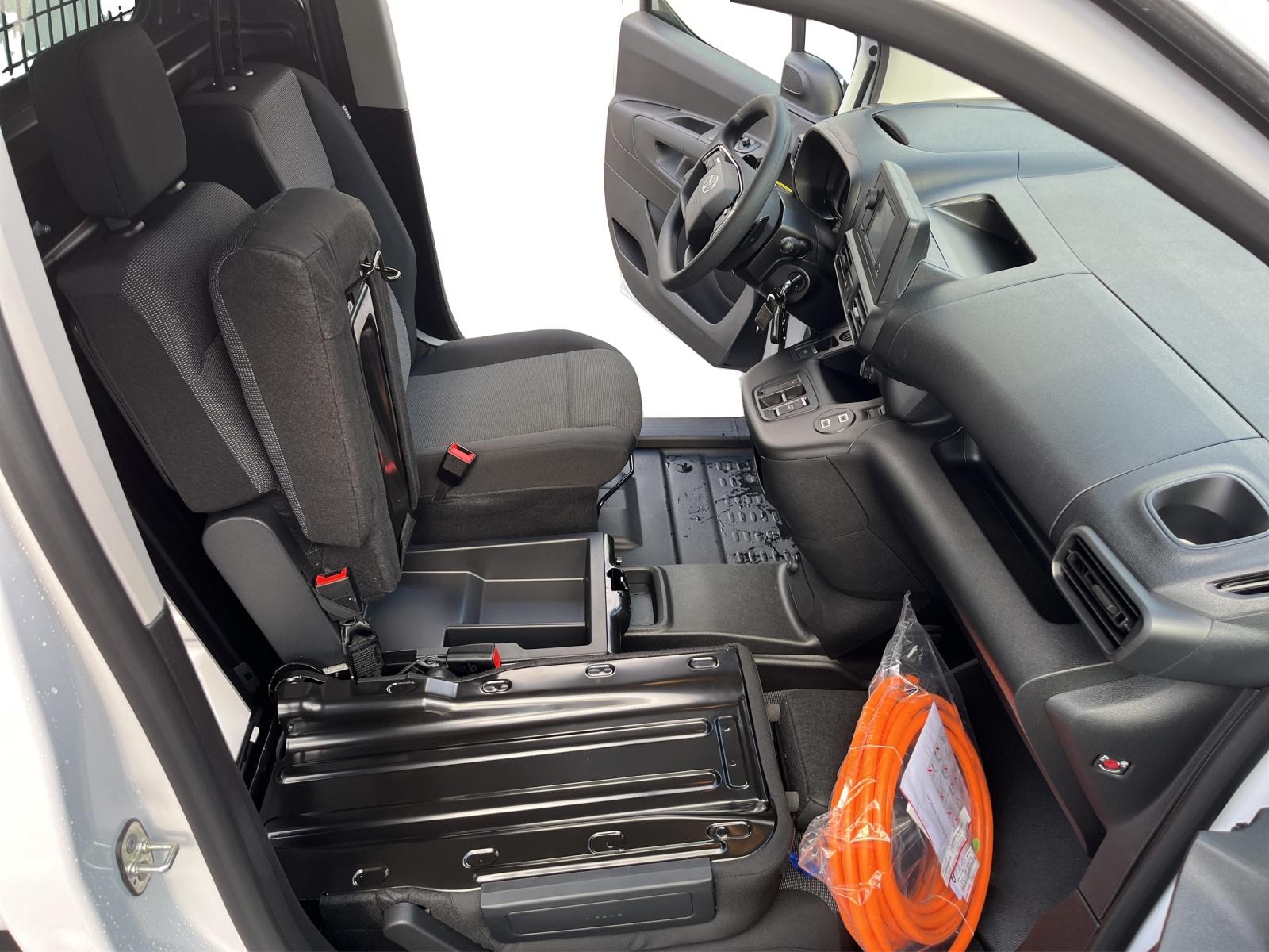 TOYOTA PROACE CITY Van L2 52KWh Active-image-11