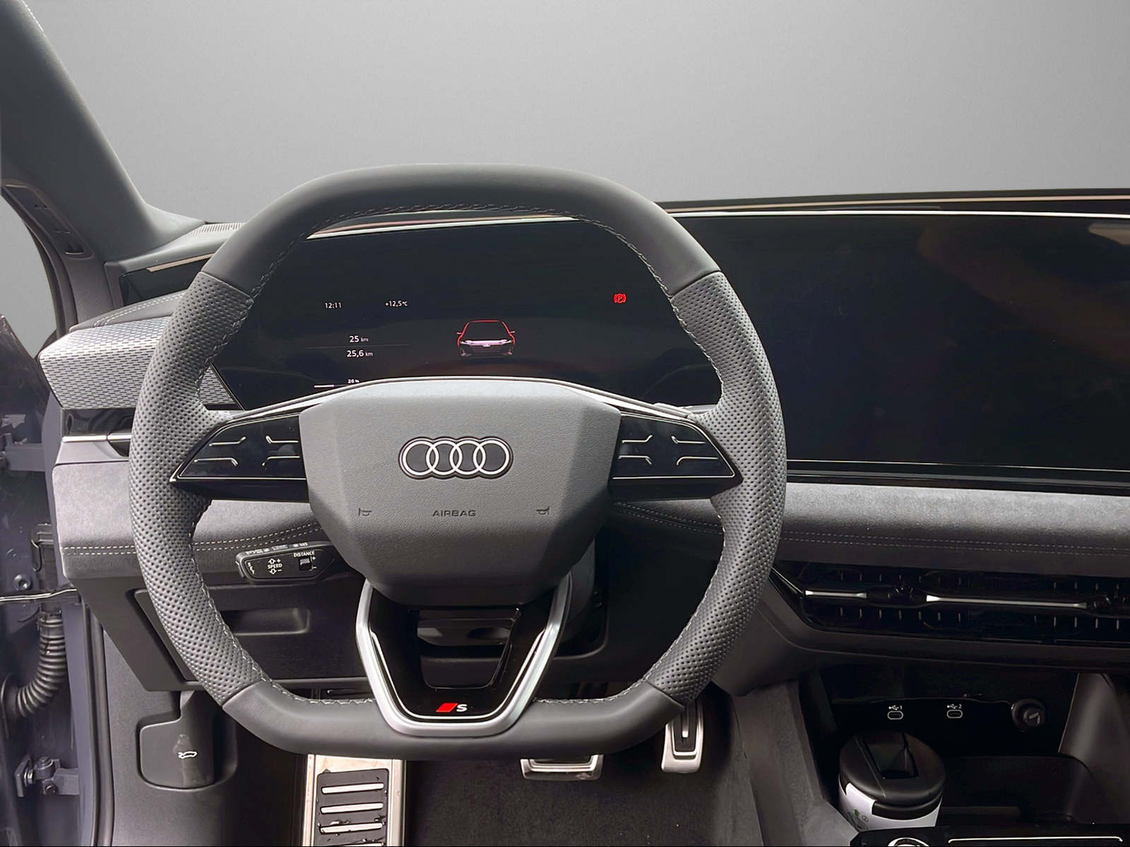 AUDI A6 Avant e-tron quattro-image-4
