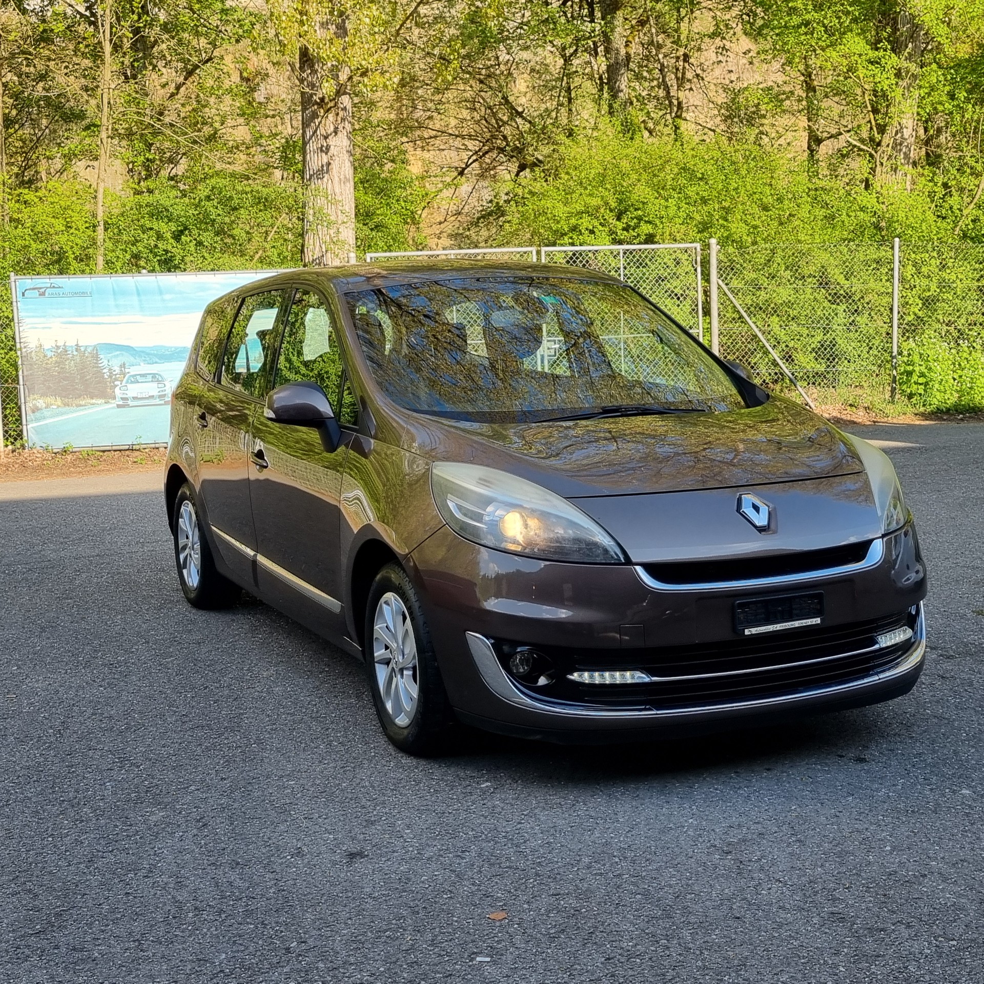 RENAULT Grand Scénic 1.4 16V Turbo Dynamique-image-1