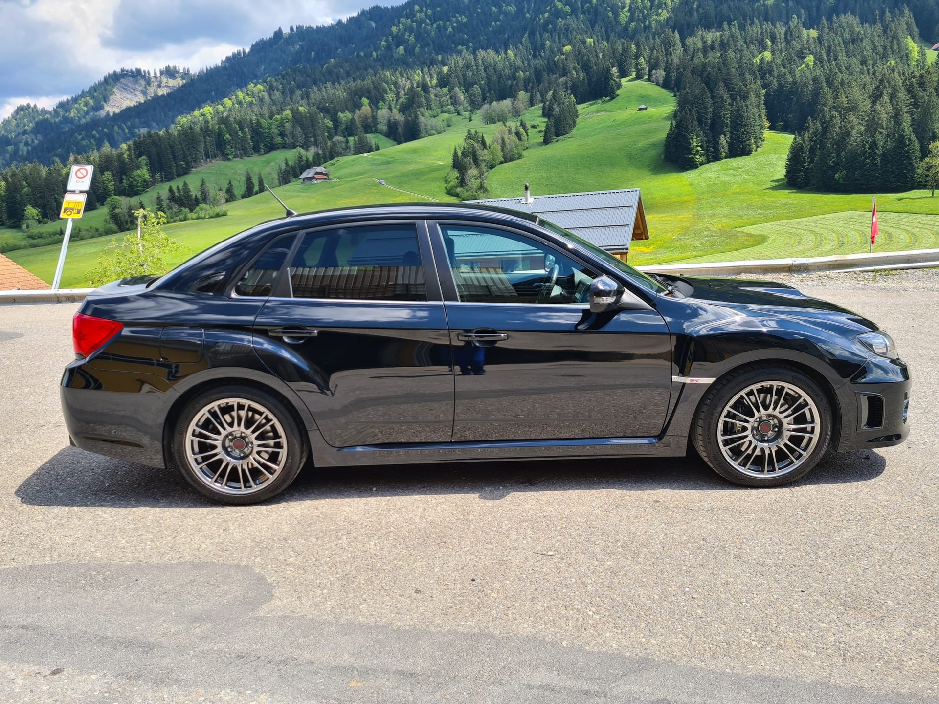 SUBARU 2.5 Turbo 4WD WRX STI Luxury-showroom-element-3