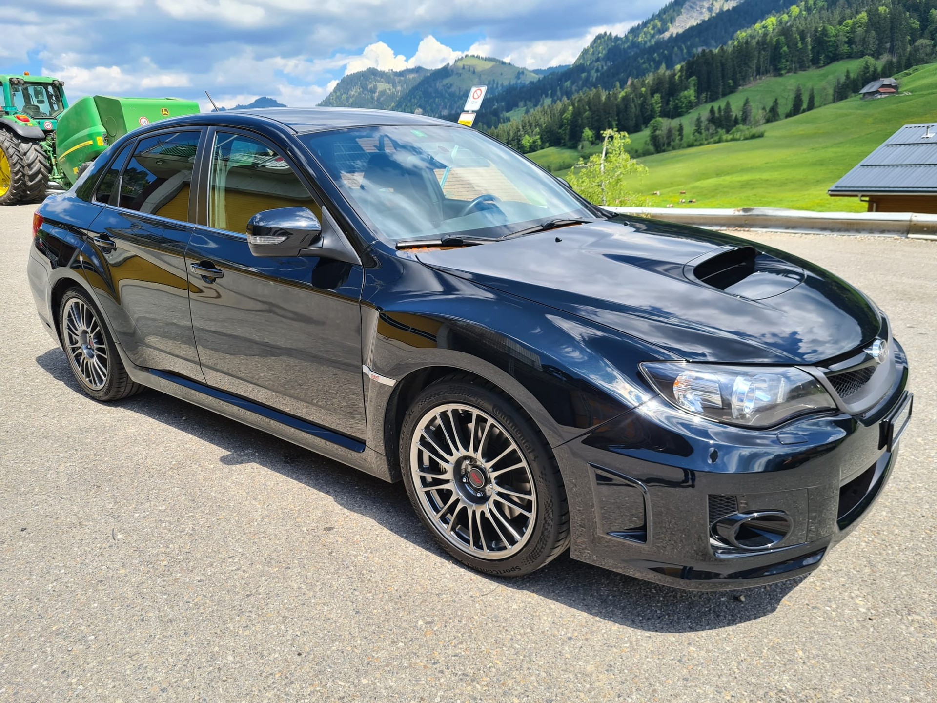 SUBARU 2.5 Turbo 4WD WRX STI Luxury-showroom-element-2