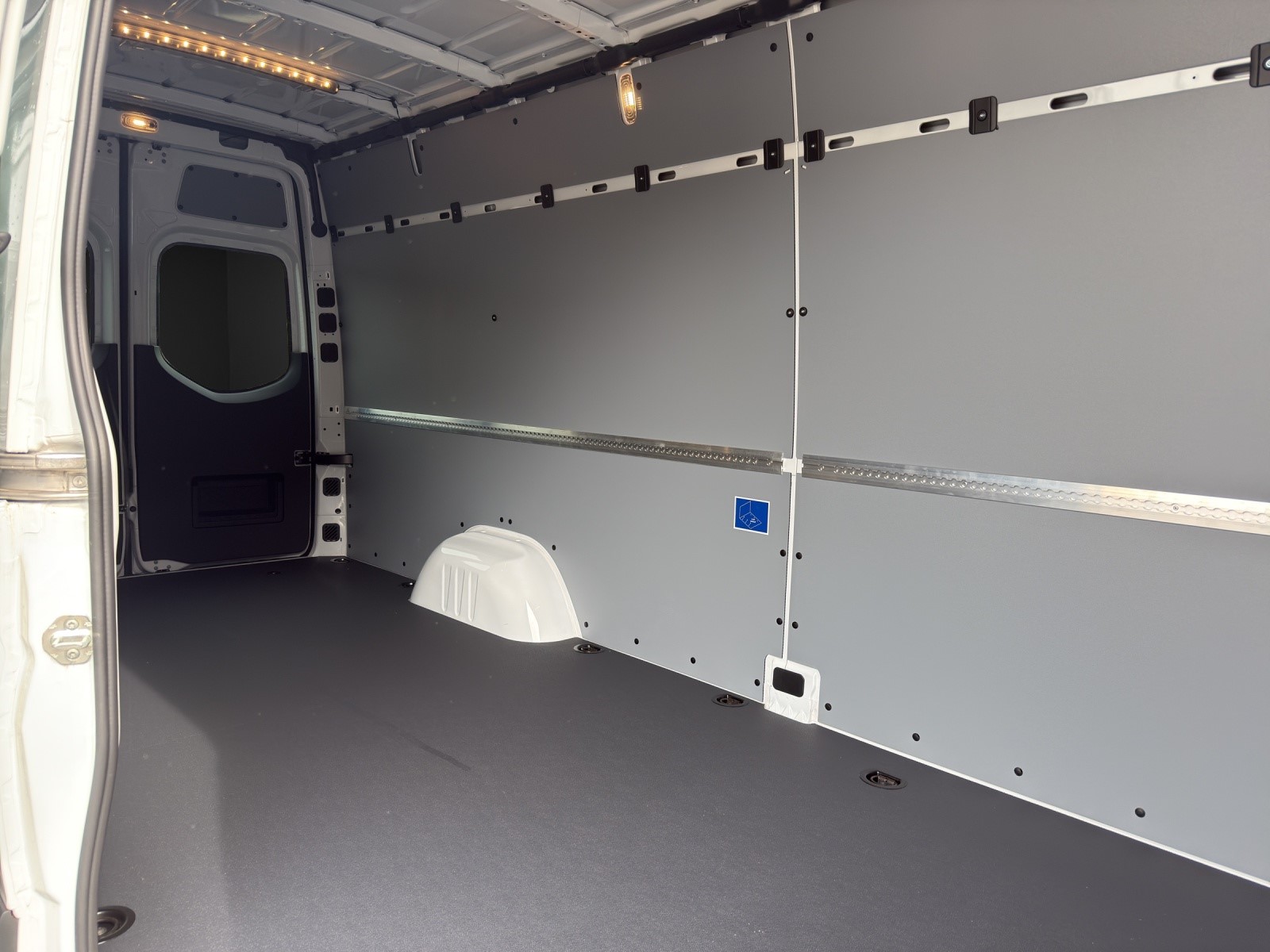 MERCEDES-BENZ eSprinter 420 Select KA 4325mm L-image-7