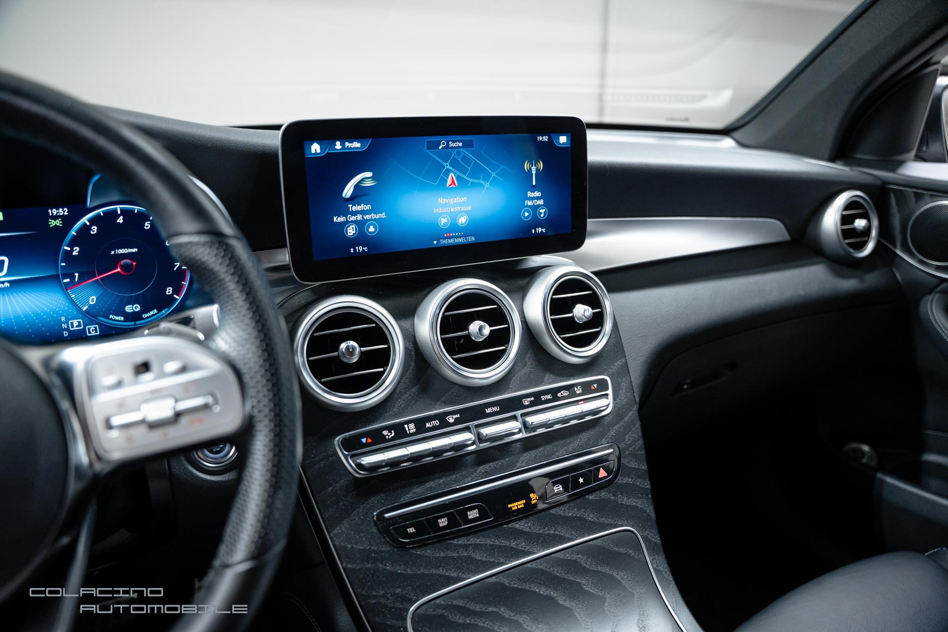 MERCEDES-BENZ GLC Coupé 200 AMG Line 4Matic 9G-Tronic-image-19