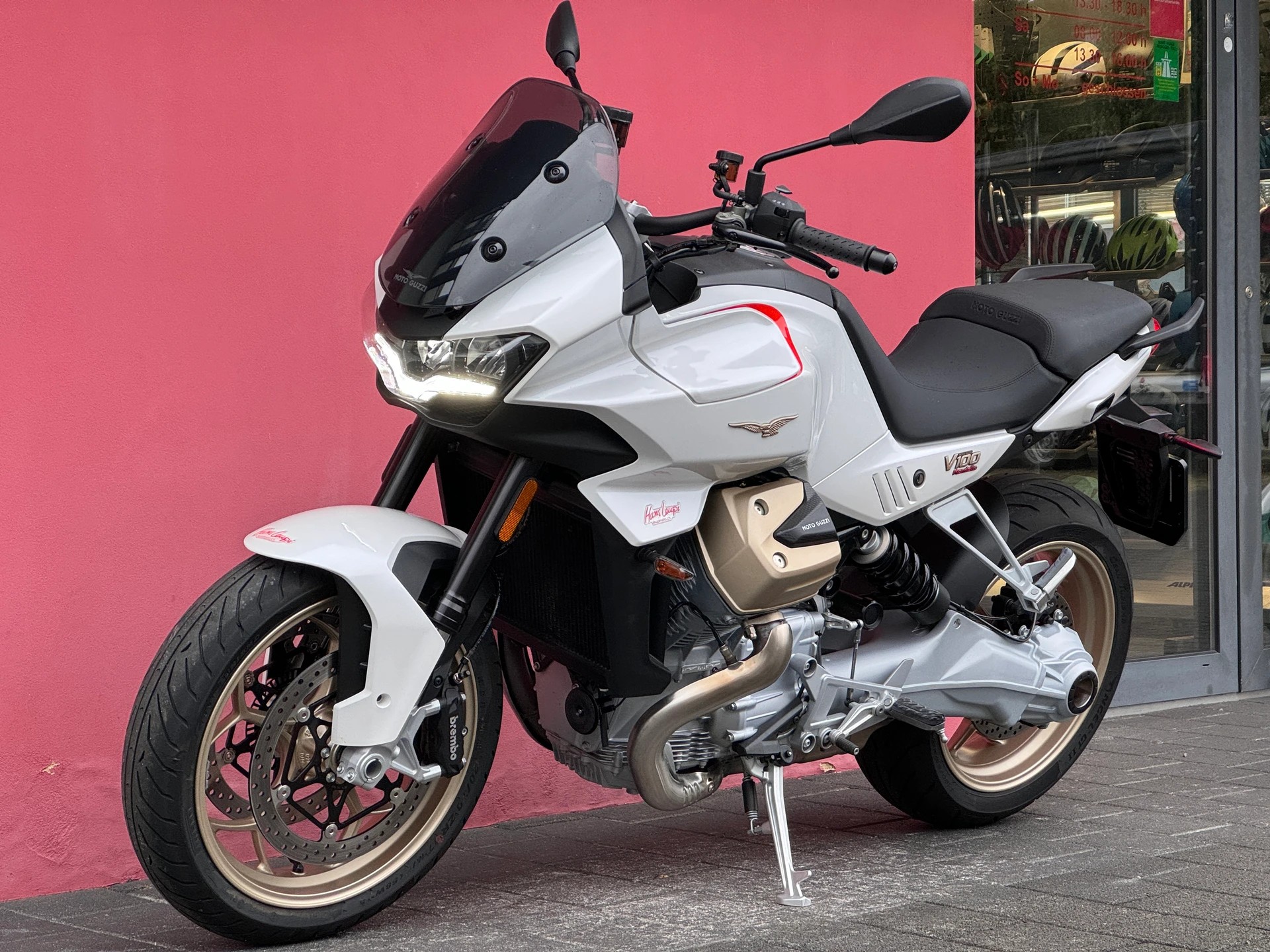 MOTO GUZZI V100 Mandello-image-8