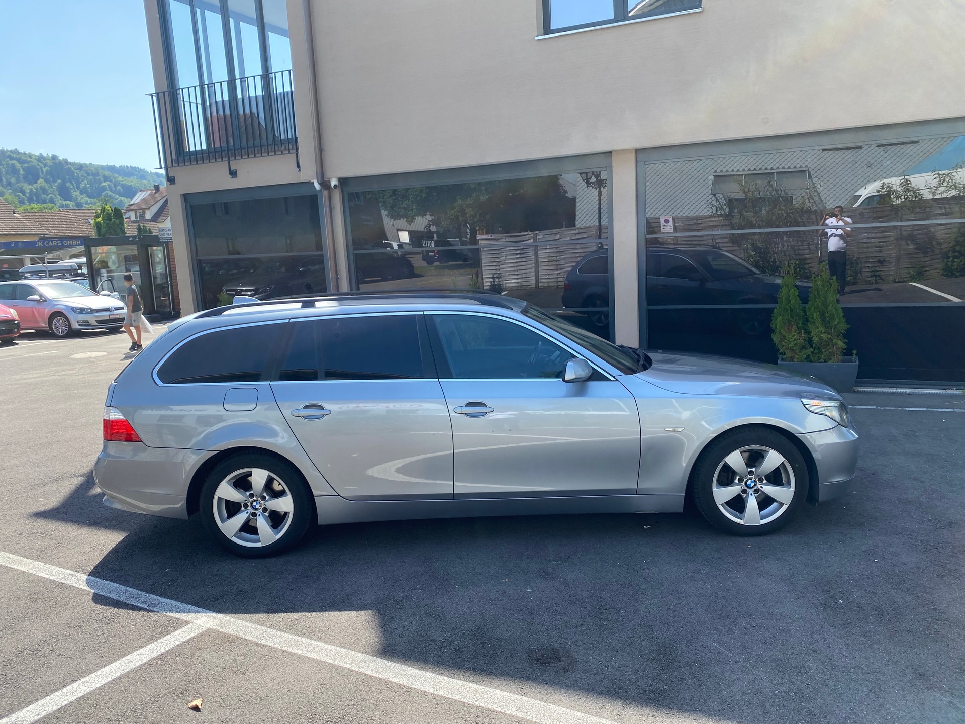 BMW 530d Touring-image-2