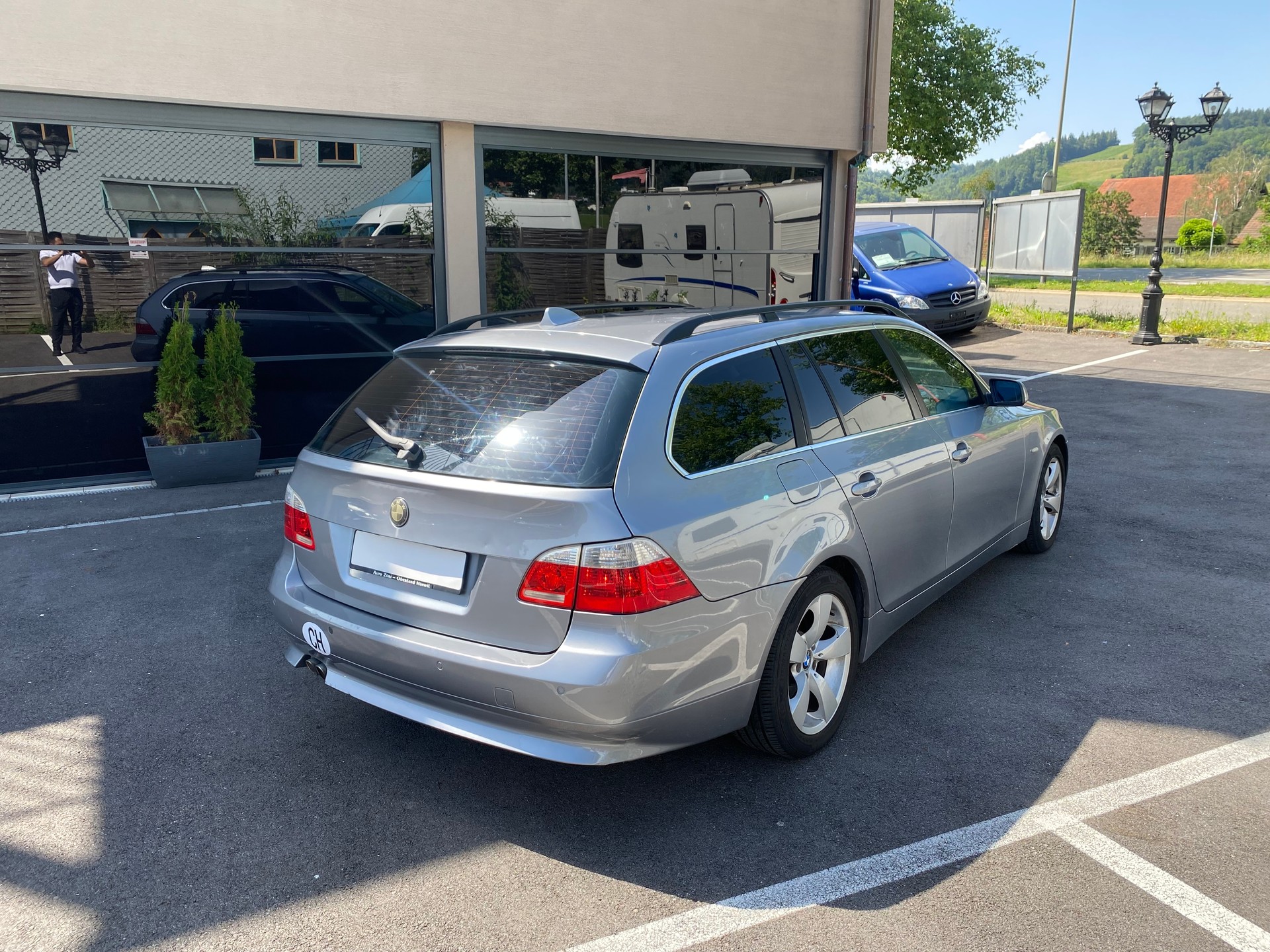 BMW 530d Touring-image-3