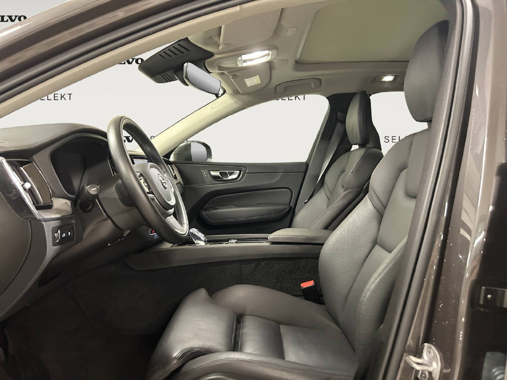 VOLVO XC60 2.0 T6 TE Inscription eAWD-image-5