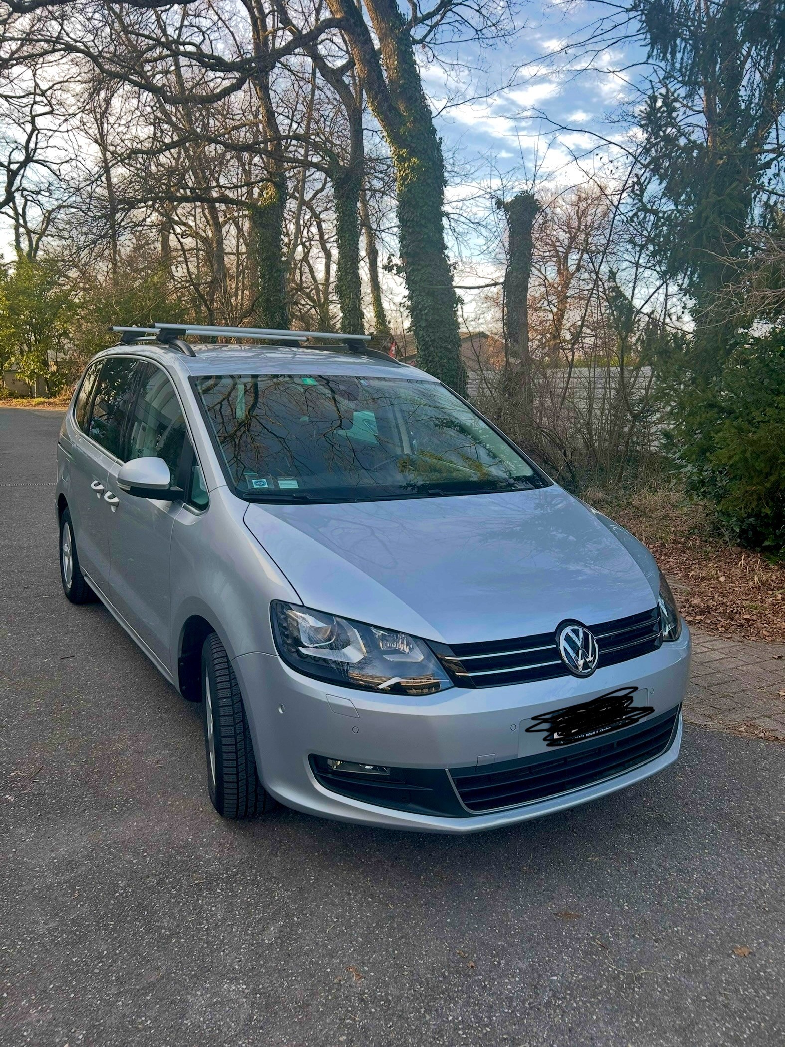 VW Sharan 2.0 TDI BMT Comfortline DSG-image-1