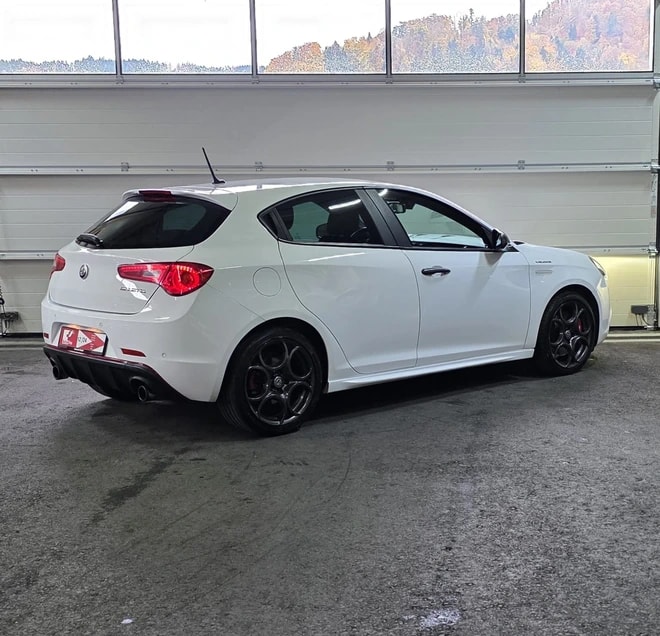 ALFA ROMEO Giulietta 1750 TBi Veloce TCT *CH-Fahrzeug* *FRISCH AB MFK:05.11.25*-image-4