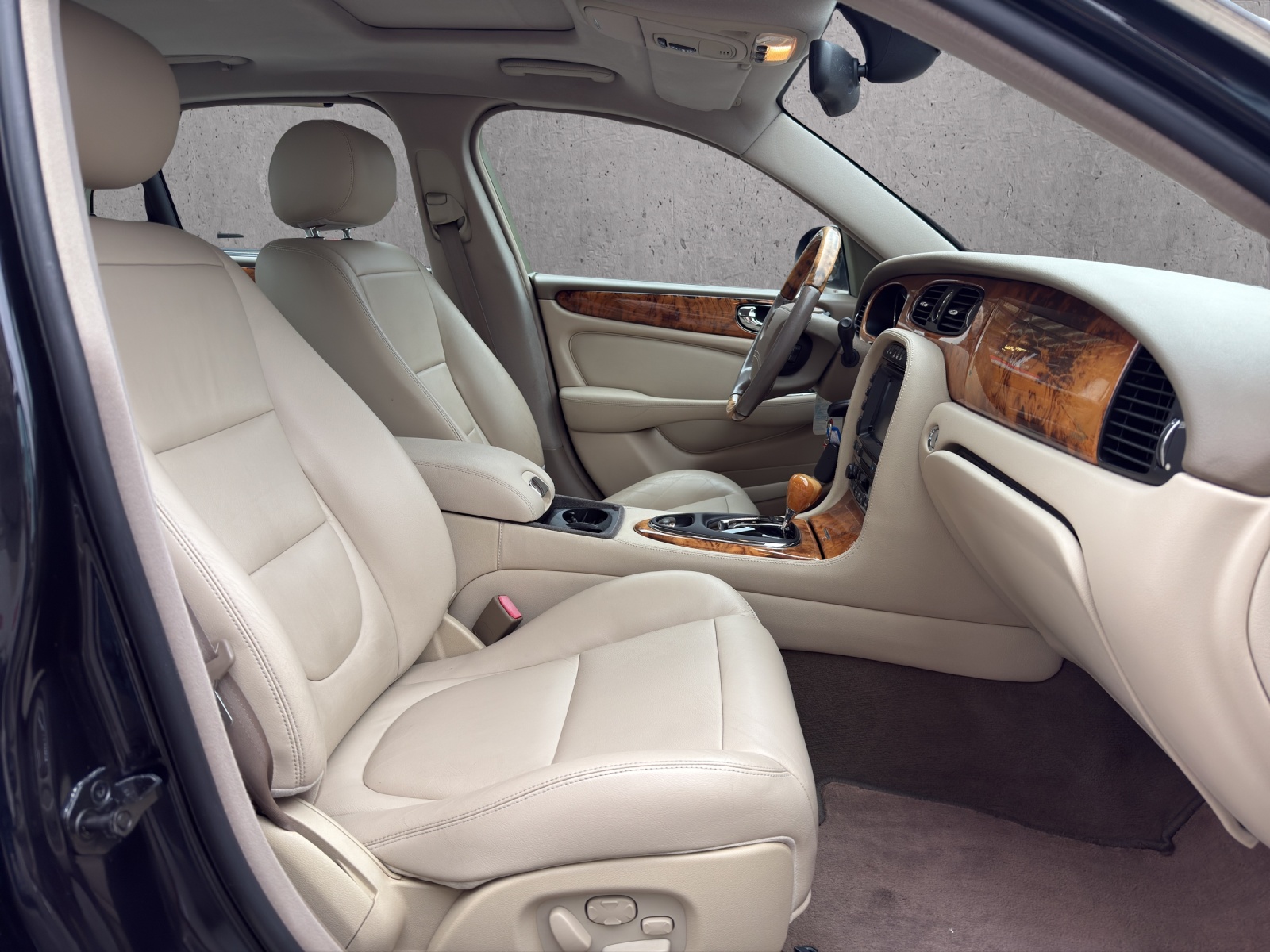JAGUAR XJ8 4.2 V8 Executive-image-10