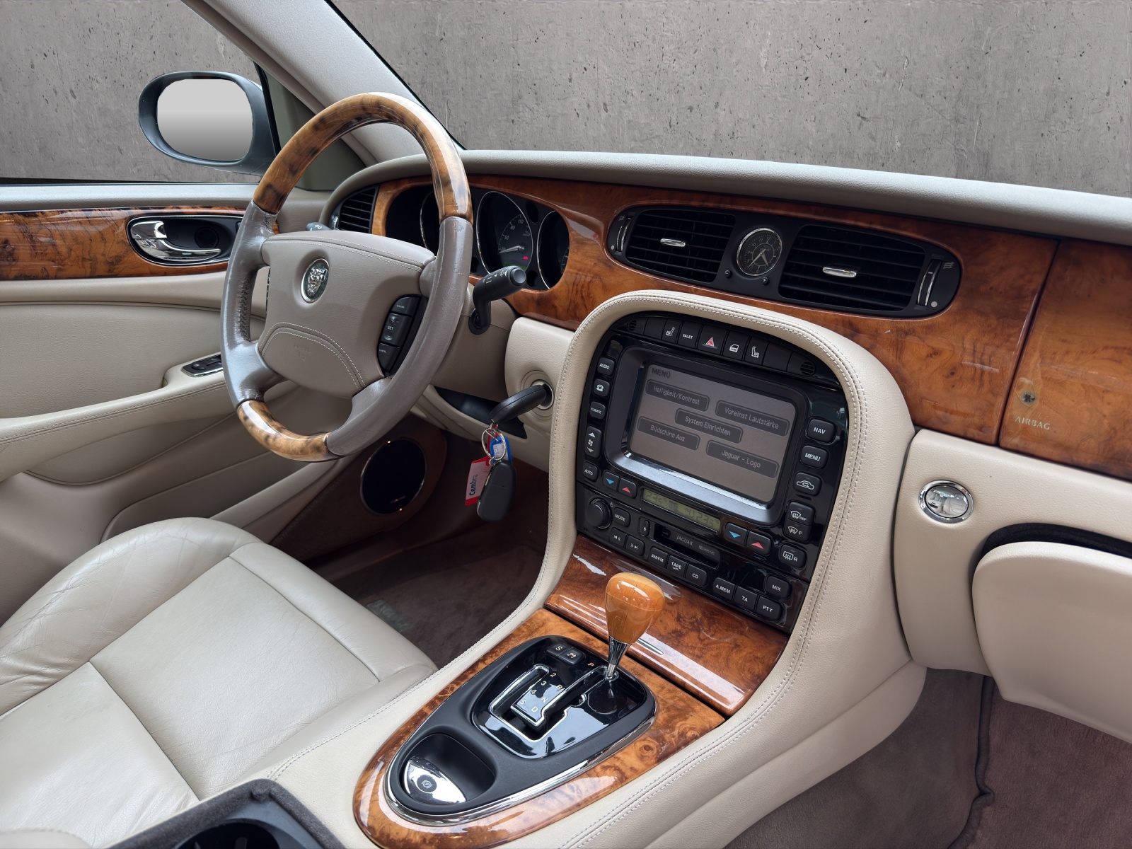 JAGUAR XJ8 4.2 V8 Executive-image-7
