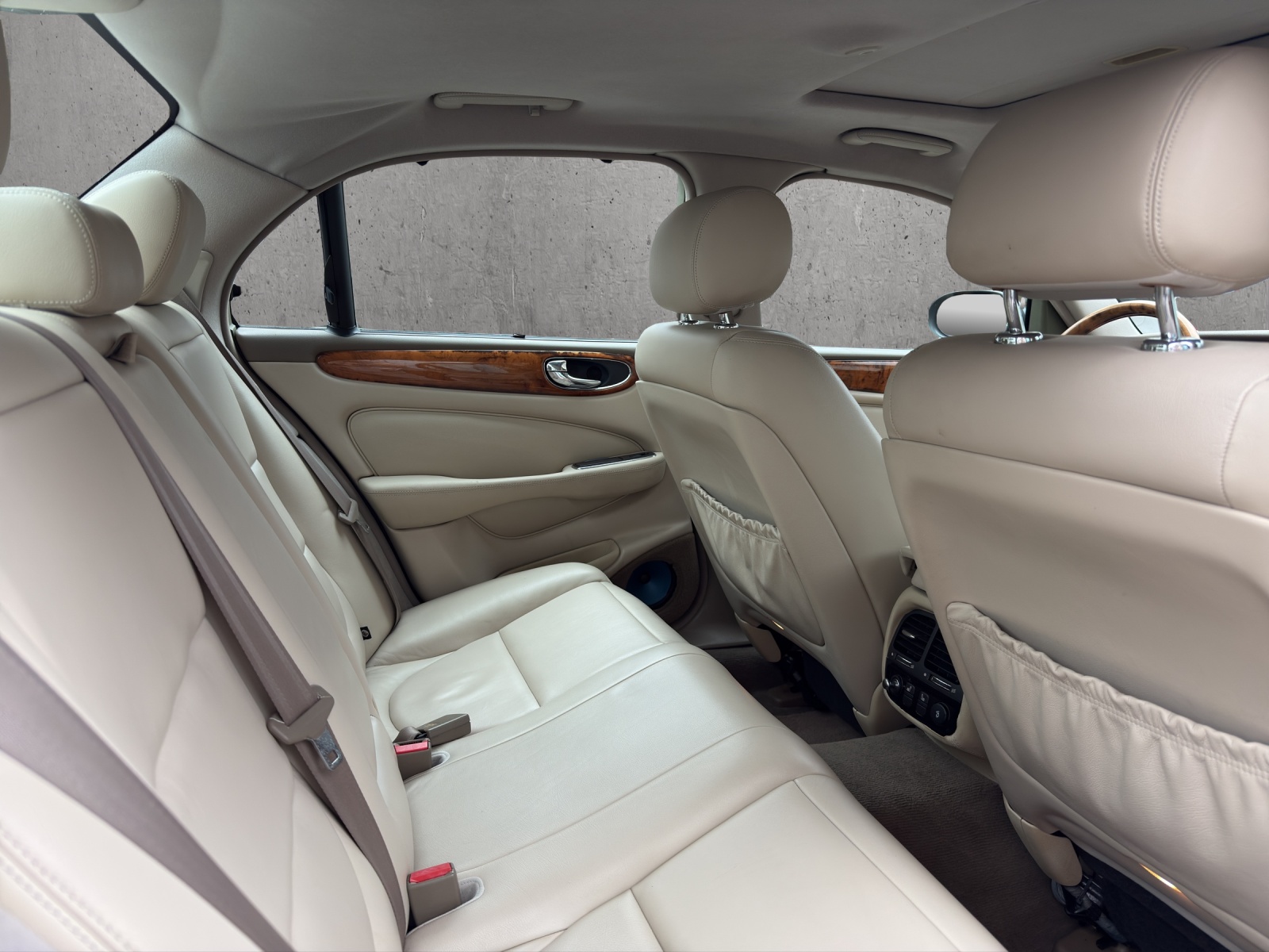 JAGUAR XJ8 4.2 V8 Executive-image-12