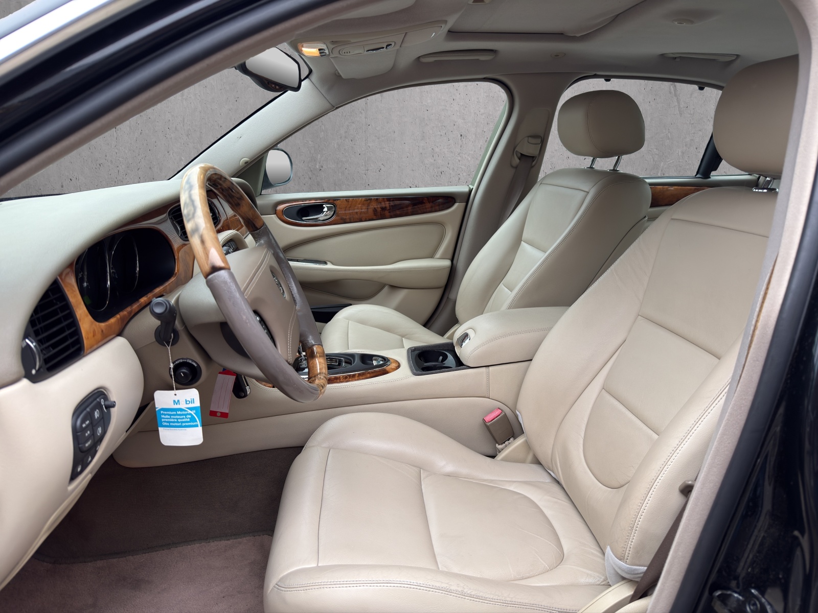 JAGUAR XJ8 4.2 V8 Executive-image-9