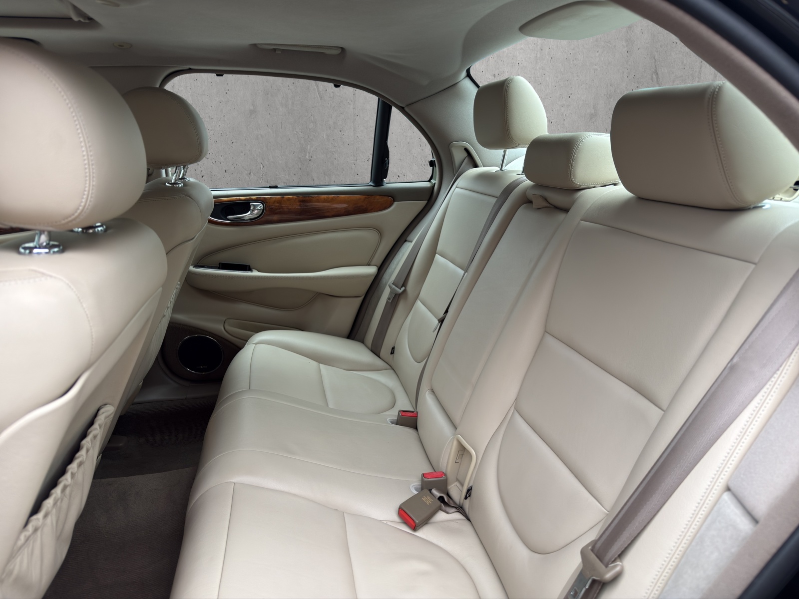 JAGUAR XJ8 4.2 V8 Executive-image-11