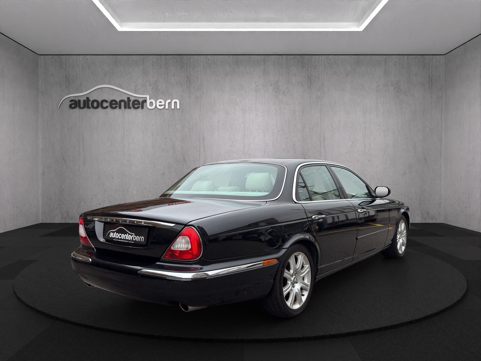JAGUAR XJ8 4.2 V8 Executive-image-5