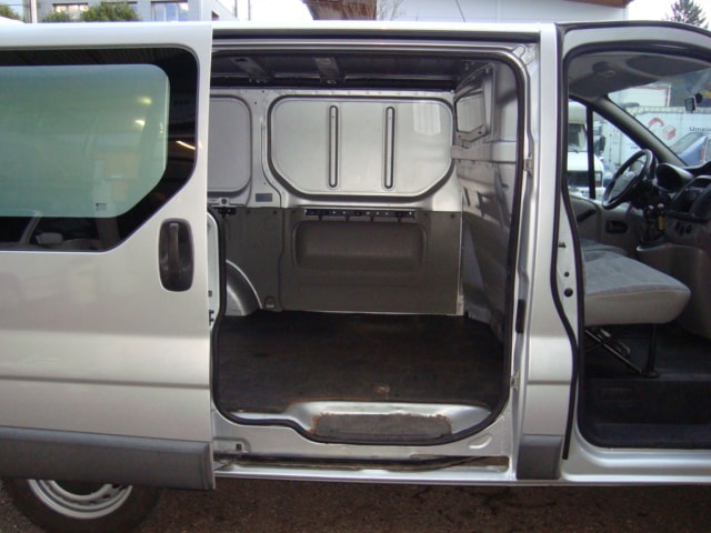 RENAULT Trafic 2.0 dCi 115 2.9t L1H1-image-8
