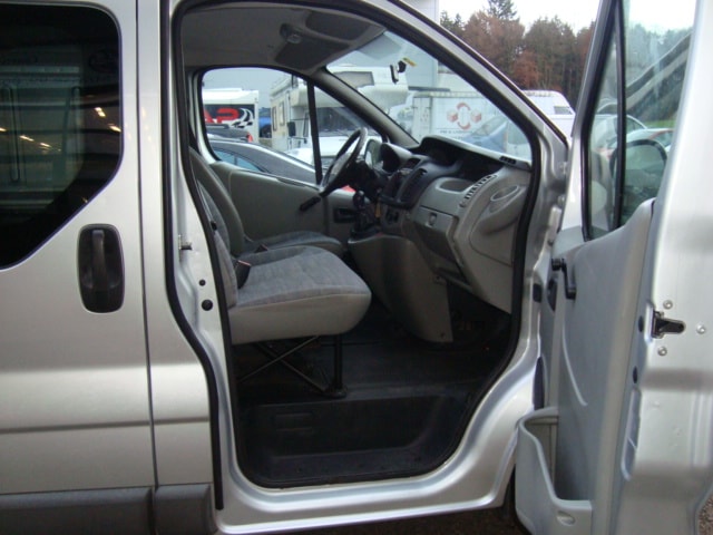 RENAULT Trafic 2.0 dCi 115 2.9t L1H1-image-6