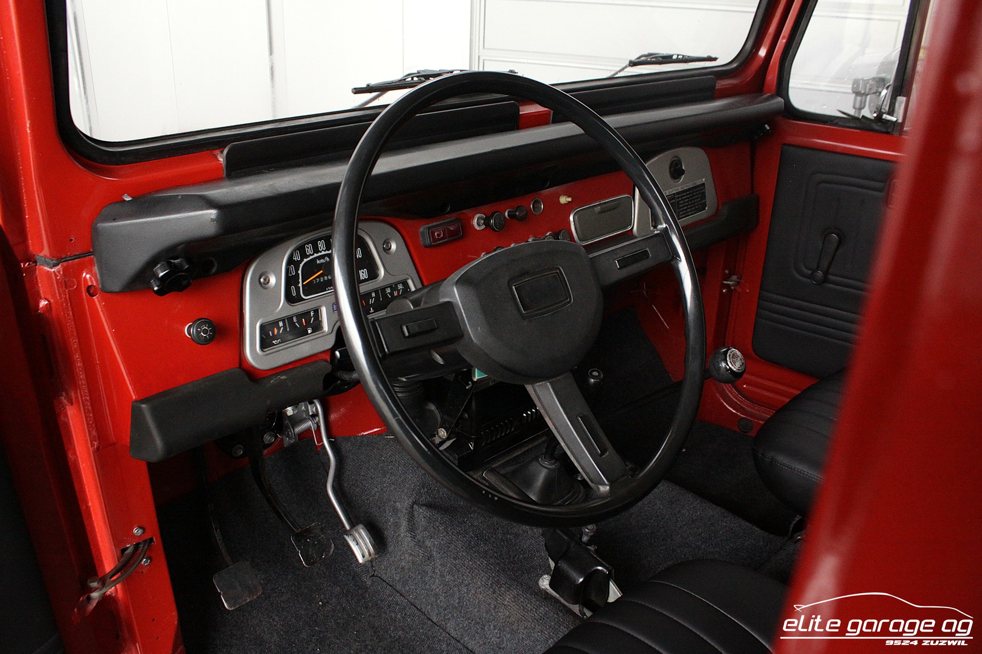 TOYOTA Land Cruiser FJ40-image-13