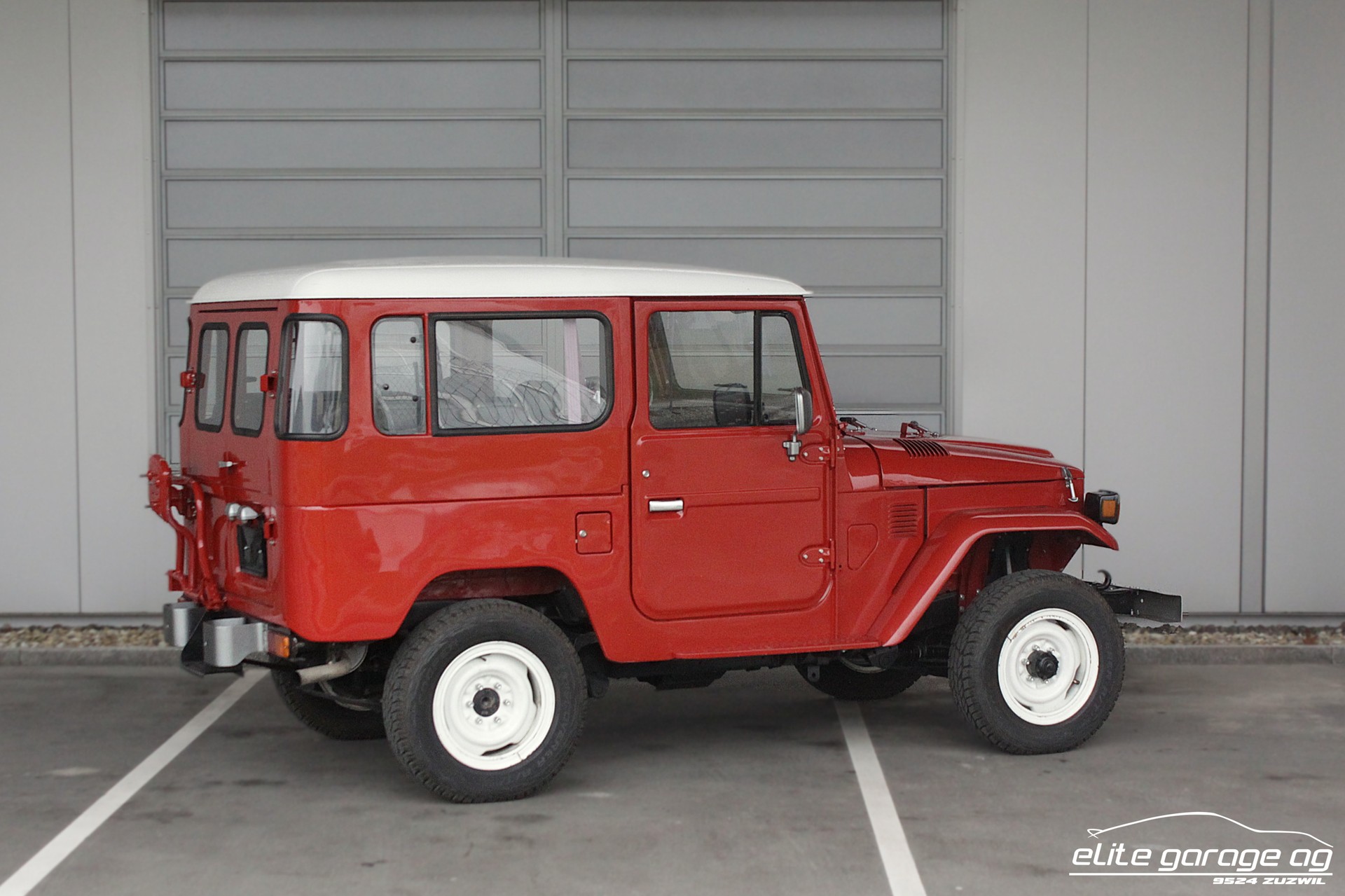 TOYOTA Land Cruiser FJ40-image-4