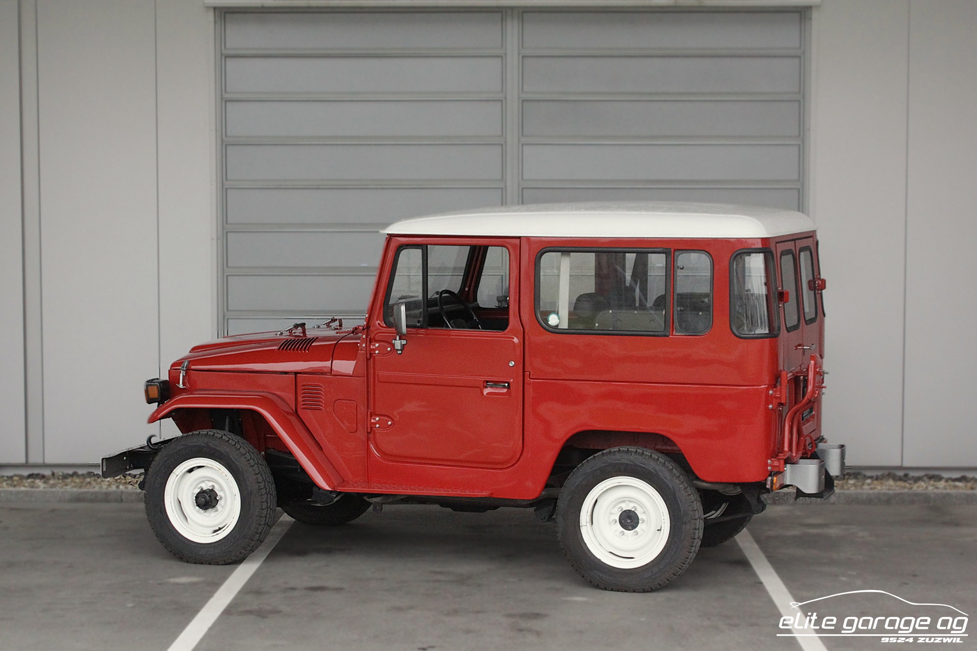 TOYOTA Land Cruiser FJ40-image-2